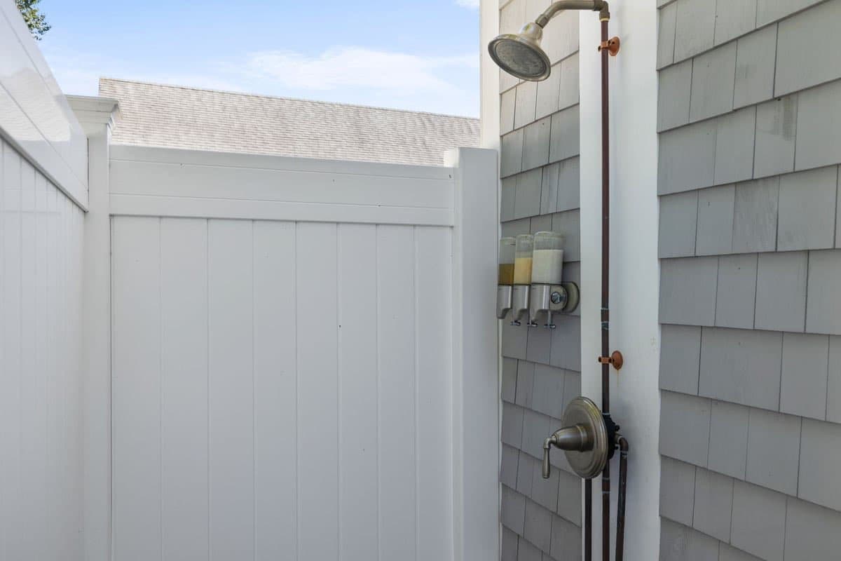 Cross Street Retreat - Image 22