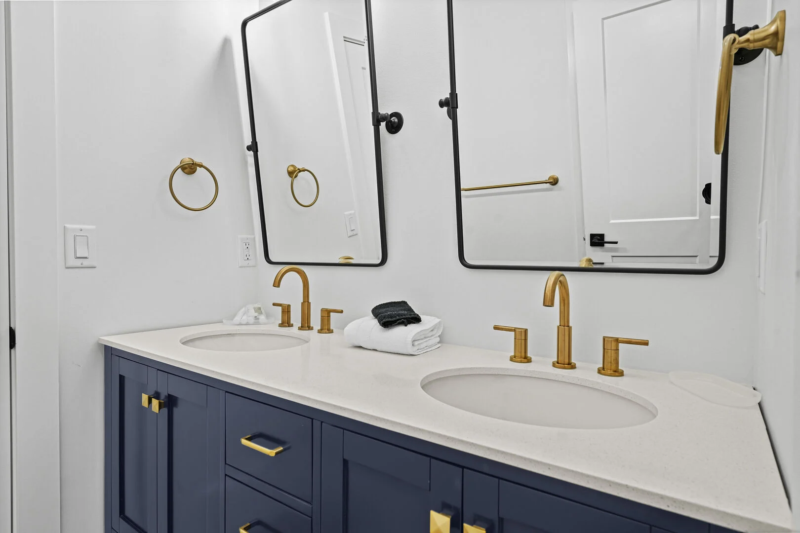 Cardinals Cradle - Image 33