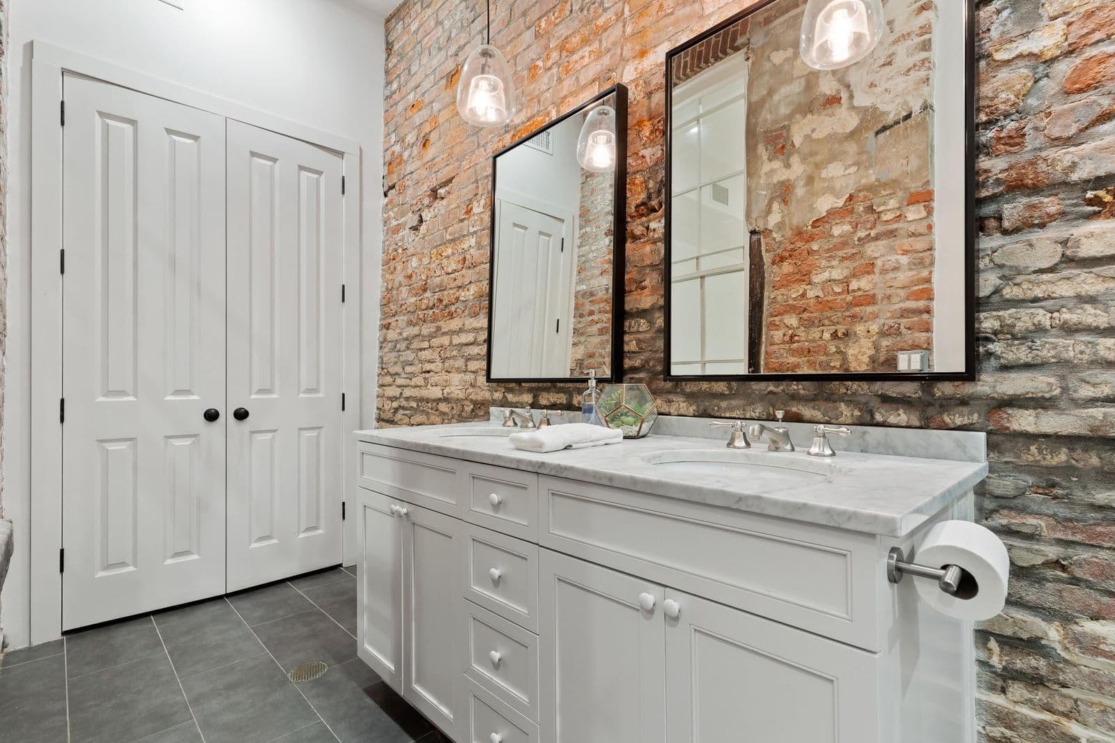 Magazine Residence - Image 15