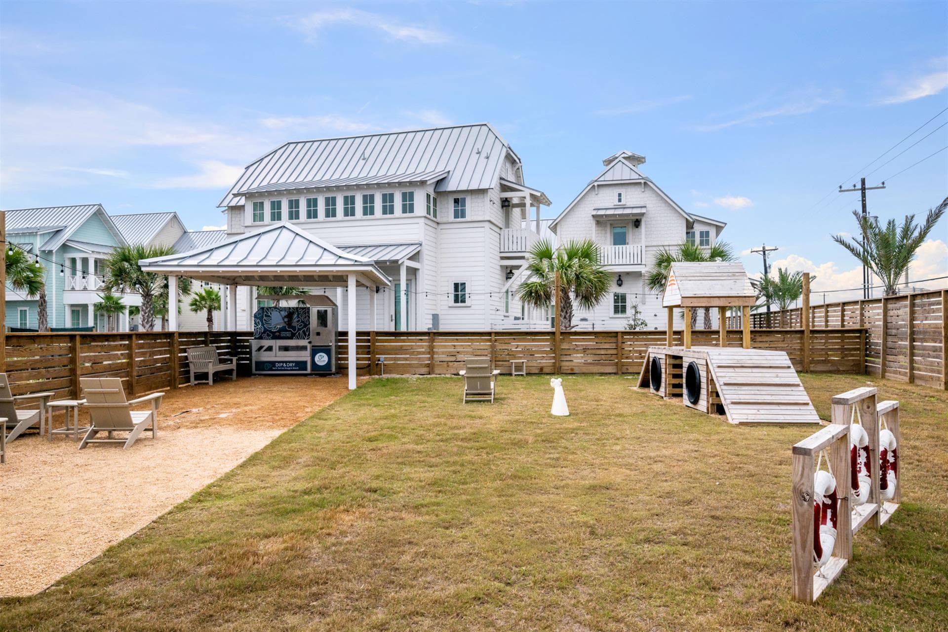 Holiday House - Image 92