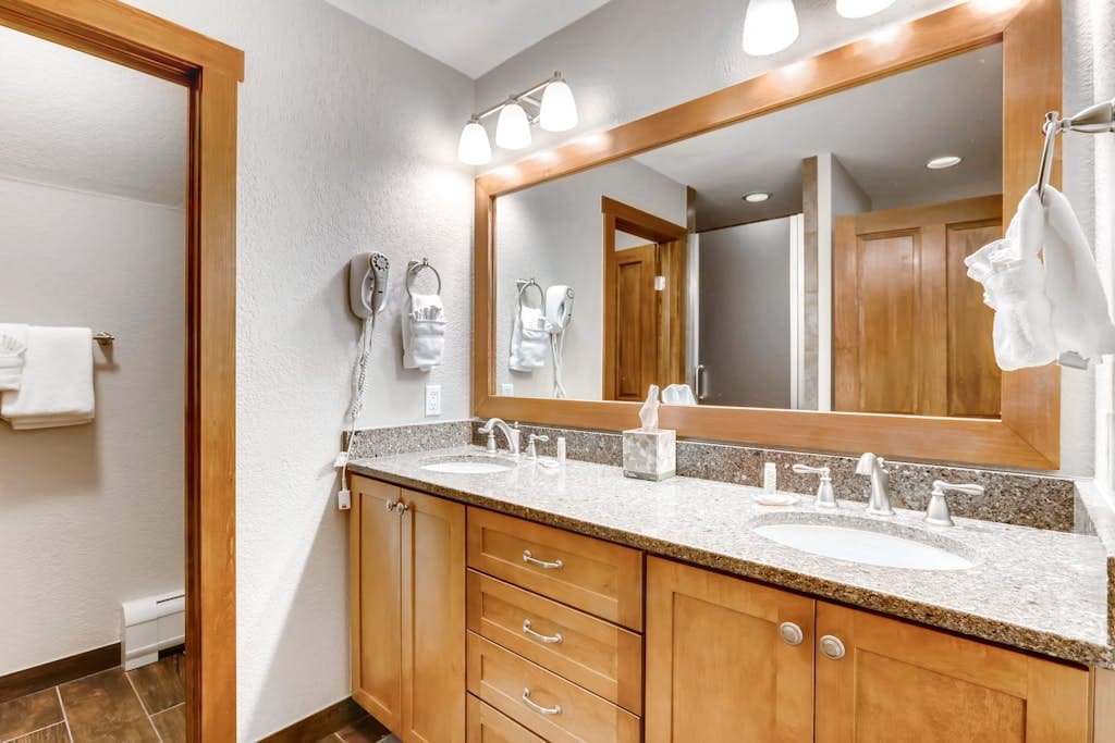 Main Street Condo #3401 - Image 22