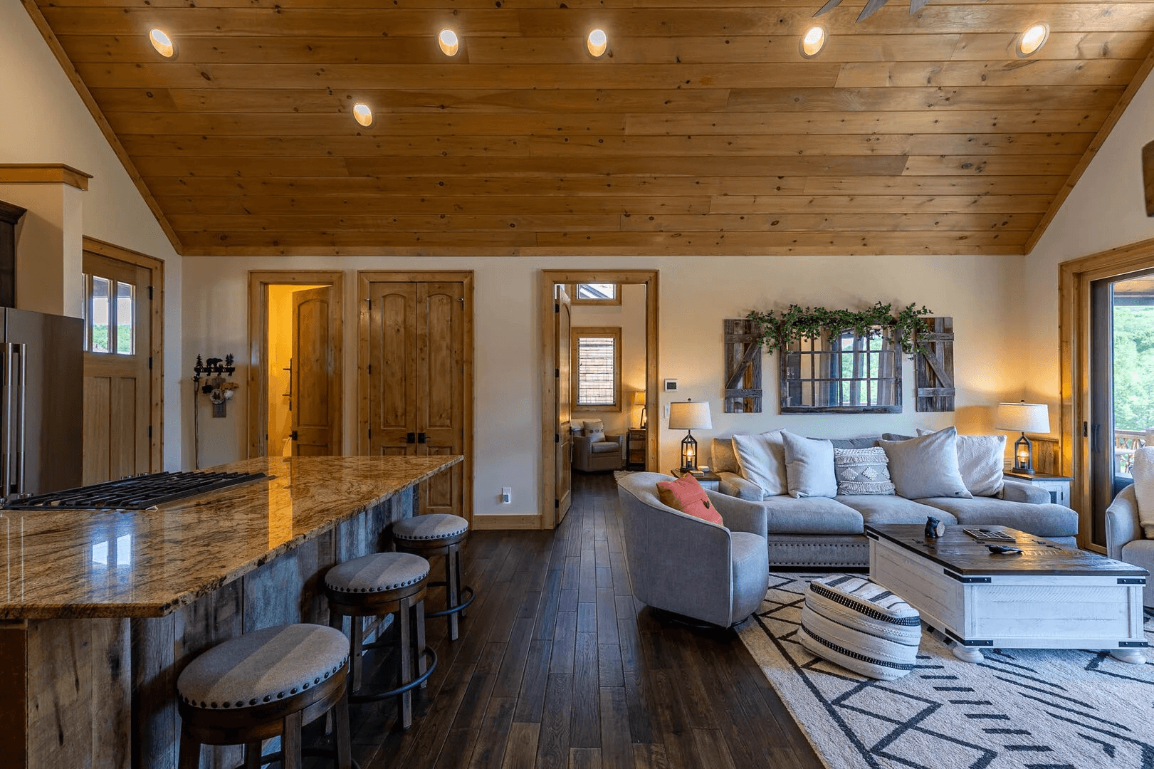 Black Bear Den - Image 2