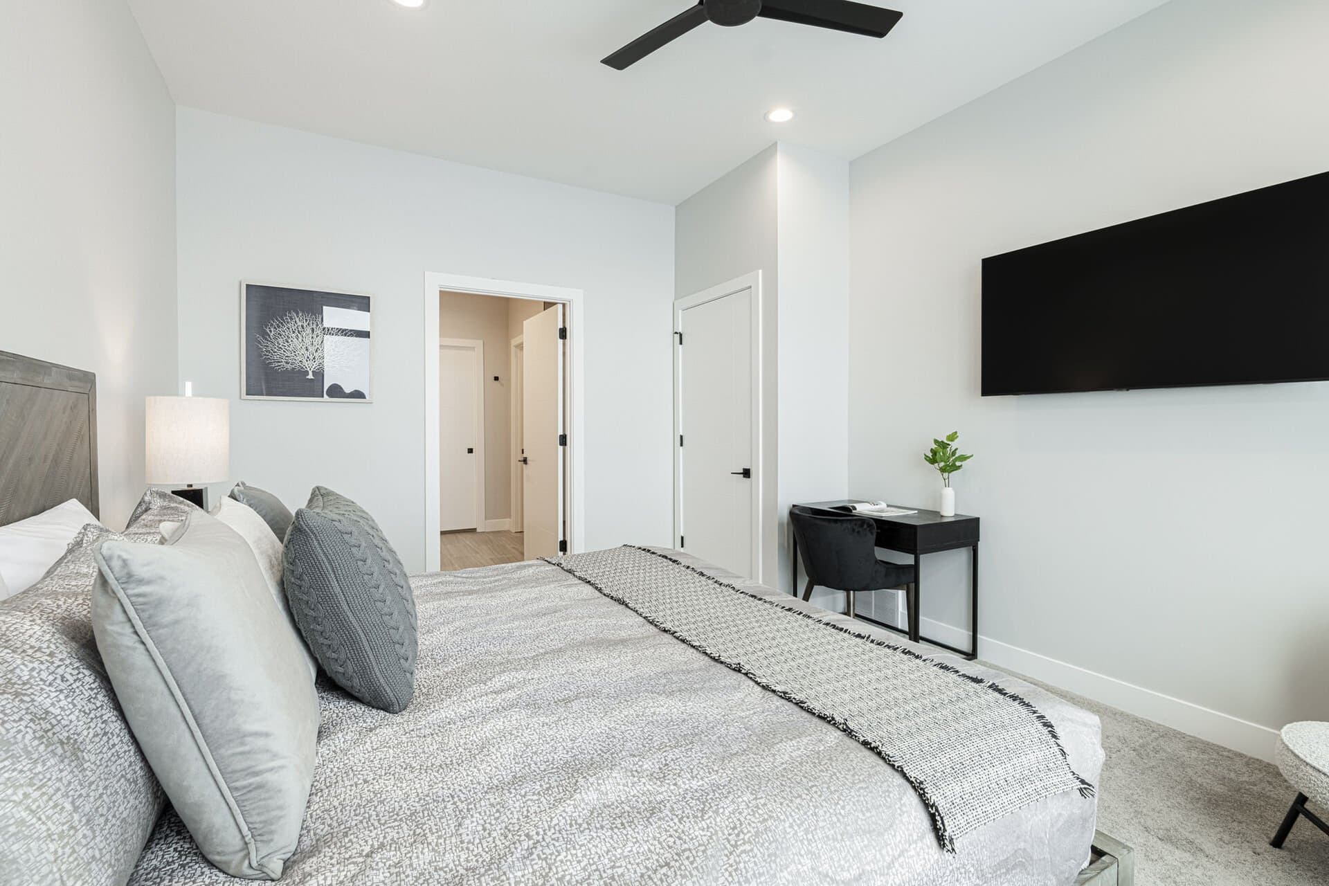 Hideout Epic View - Image 20