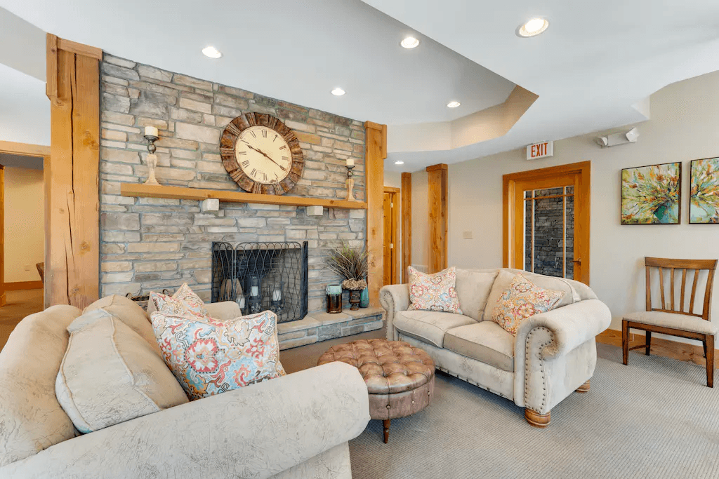 Still Lake Getaway - Image 22