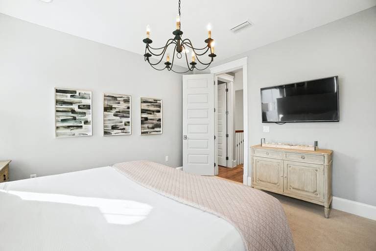 Blue Whale Bungalow - Image 29