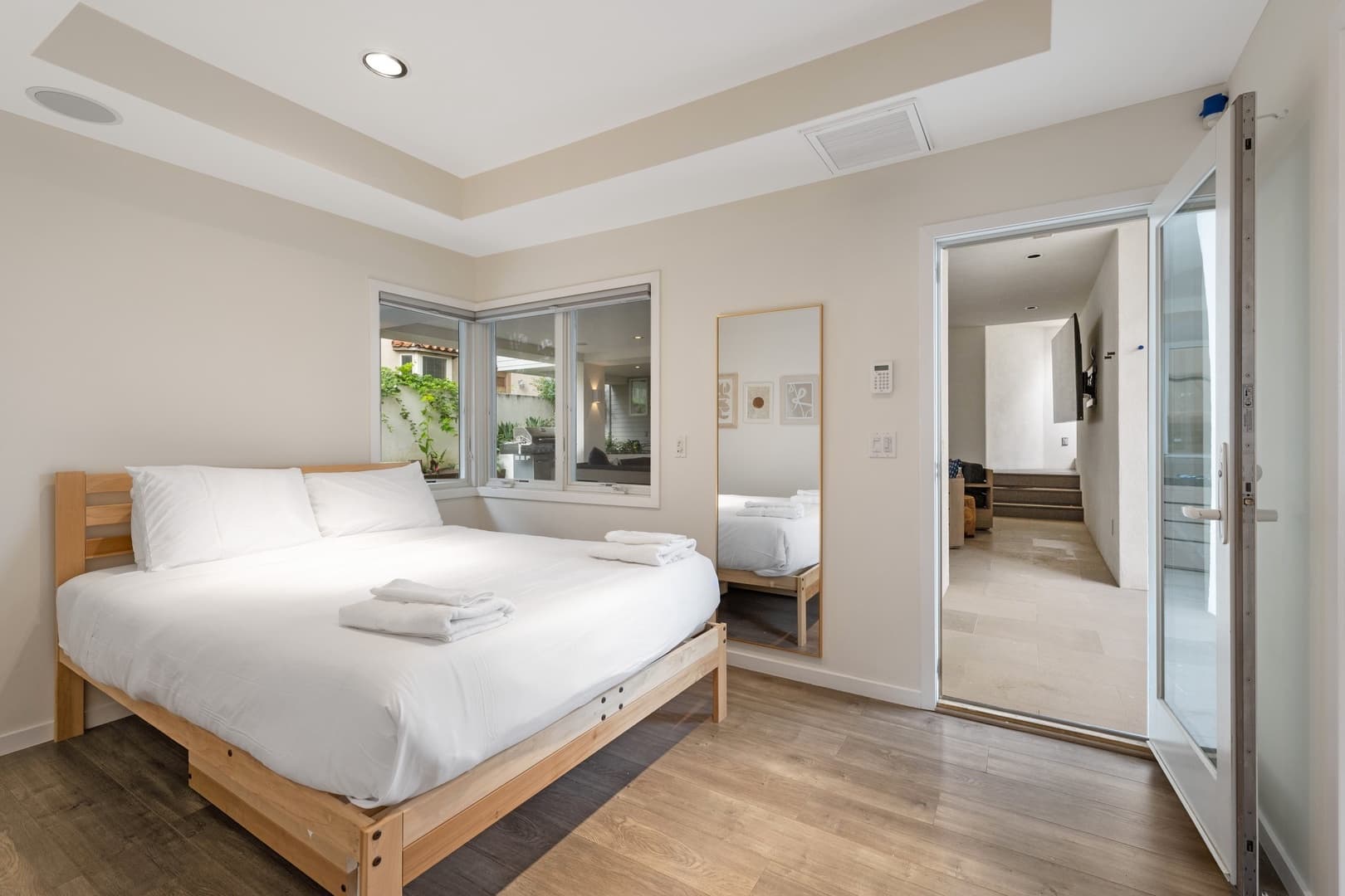 Shoreline Retreat - Image 37