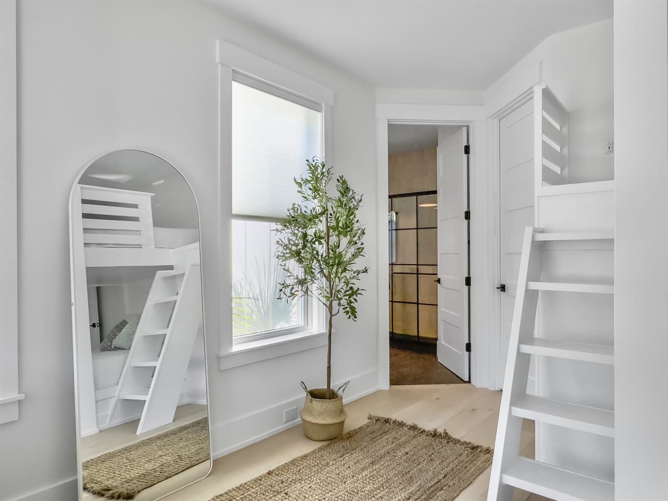 Amalfi Palms Getaway - Image 44