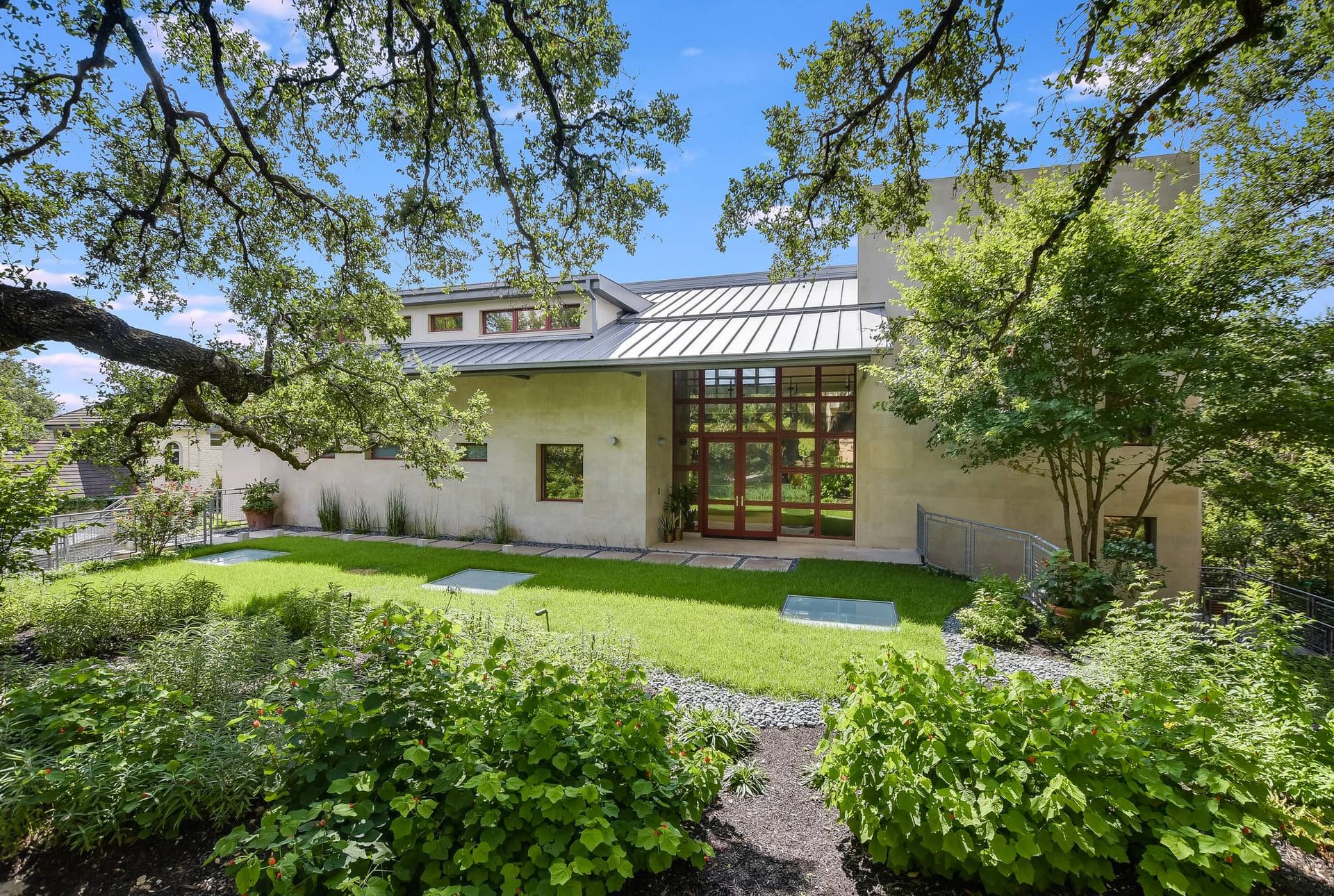 Waterfalls on the Lake Villa - Image 43