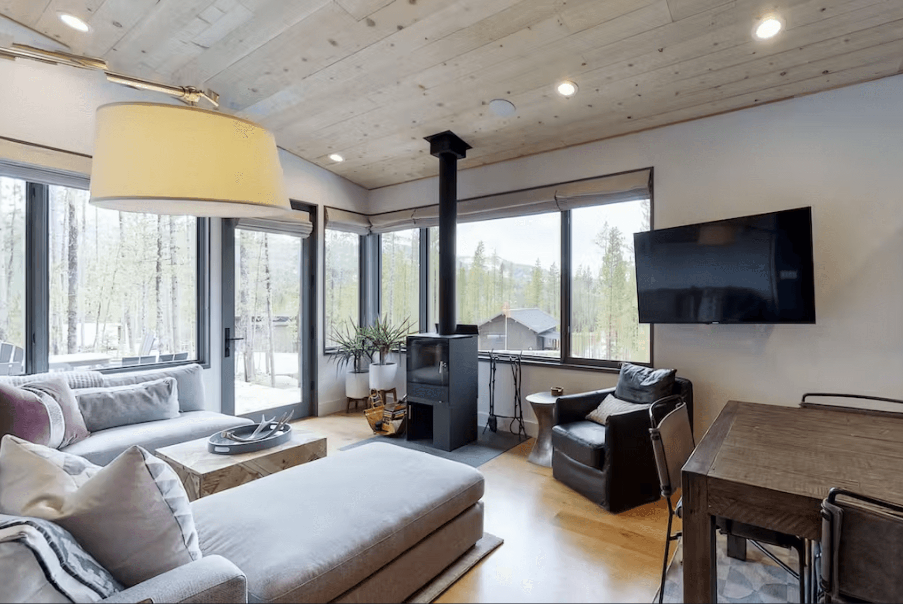 Lake Cabin - Image 4