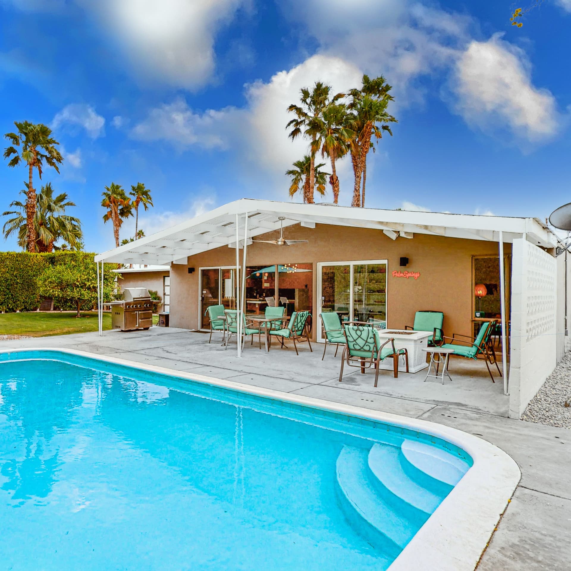 Six Palms Home - Image 1