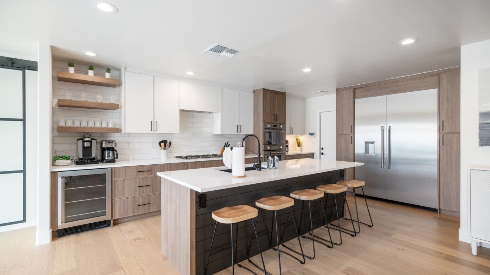 Spontaneous Desert Retreat - Image 5