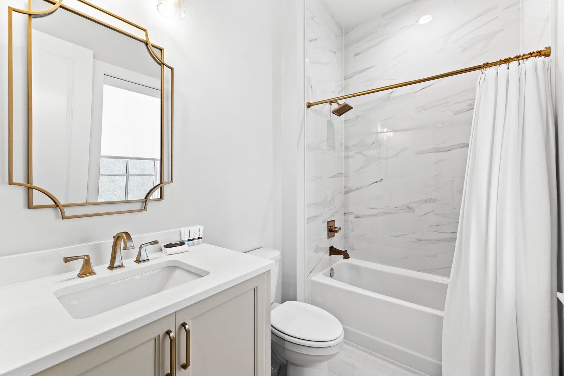 Peacock Place - Image 20