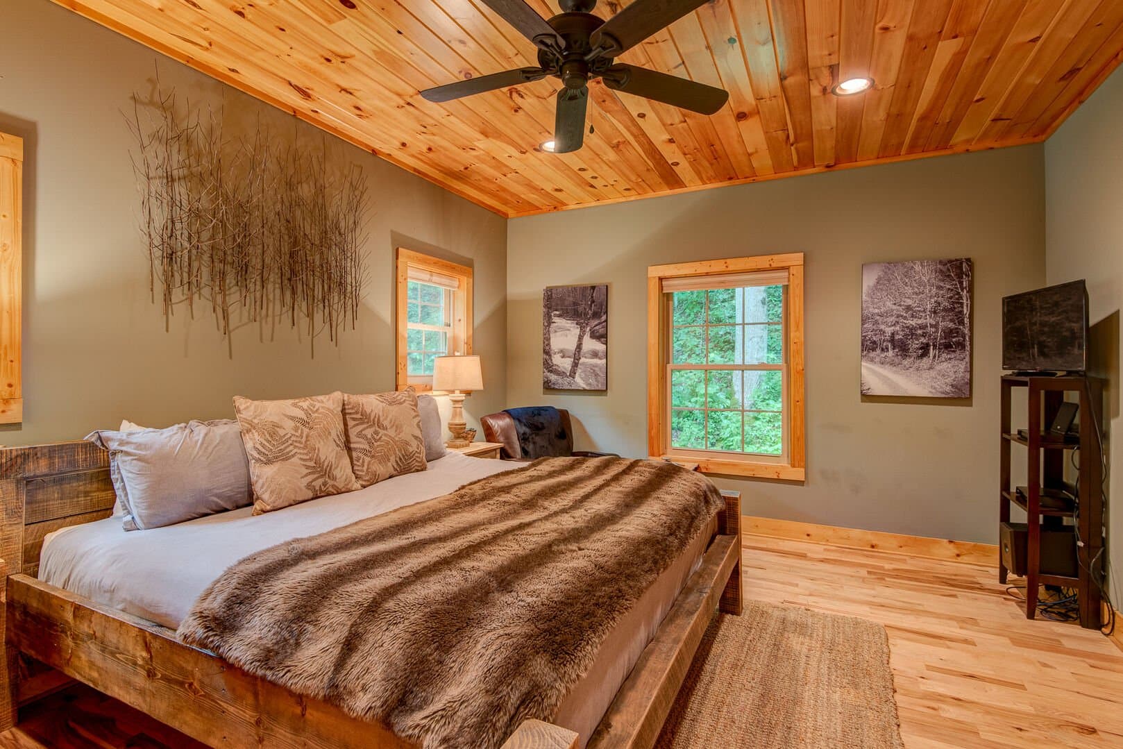 Beech Creek Cabin - Image 14