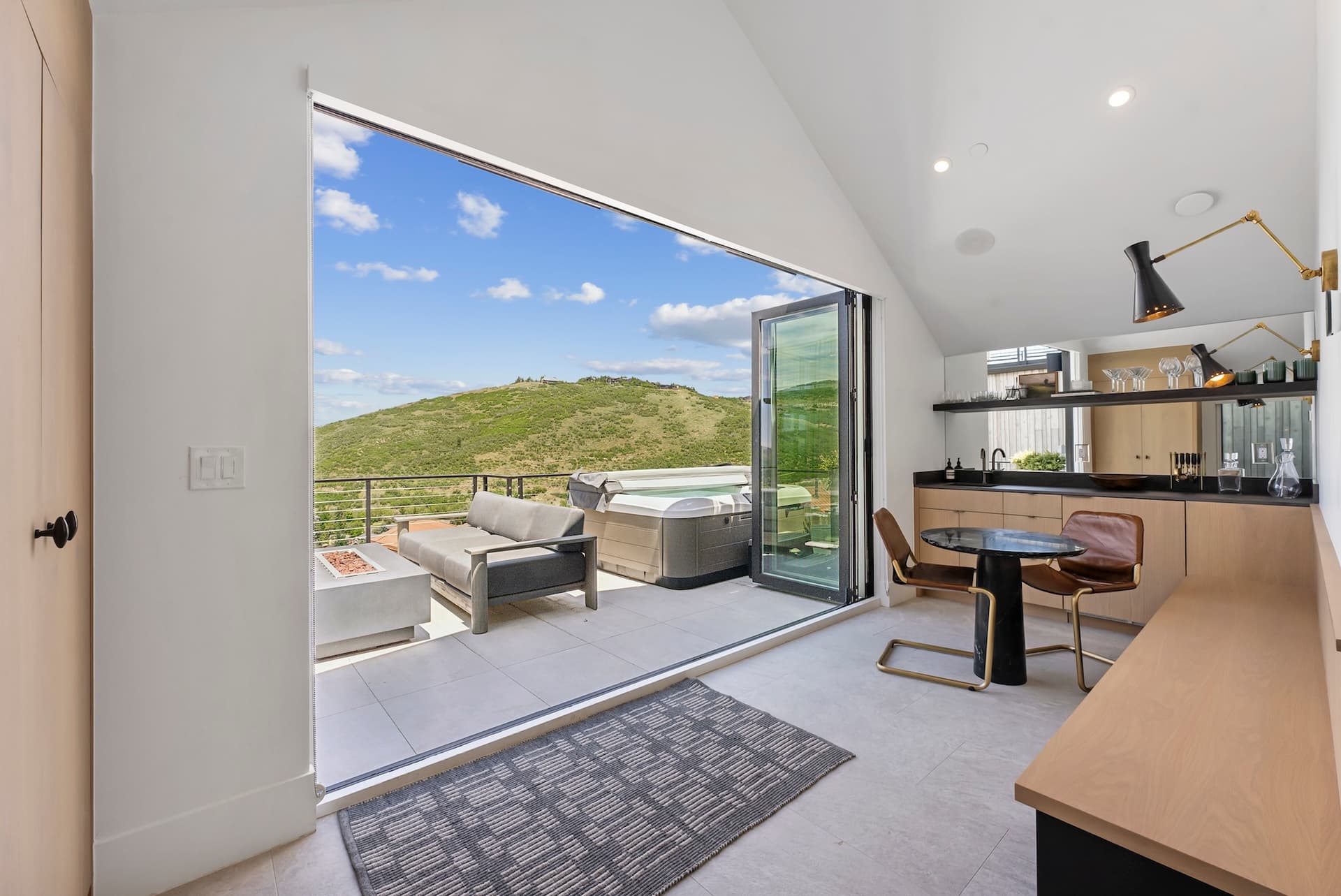 Slopeside Modern in Kings Crown - Image 34