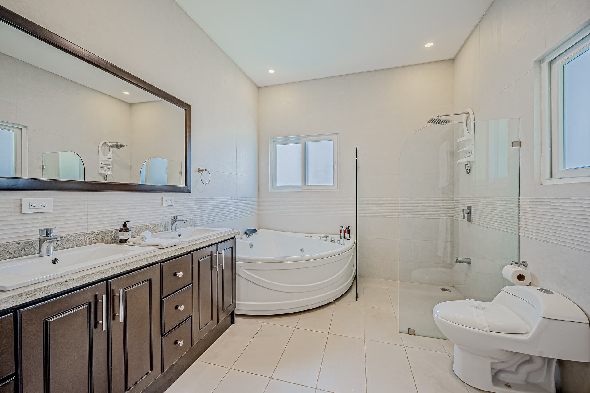 Jacarandas Home - Image 14