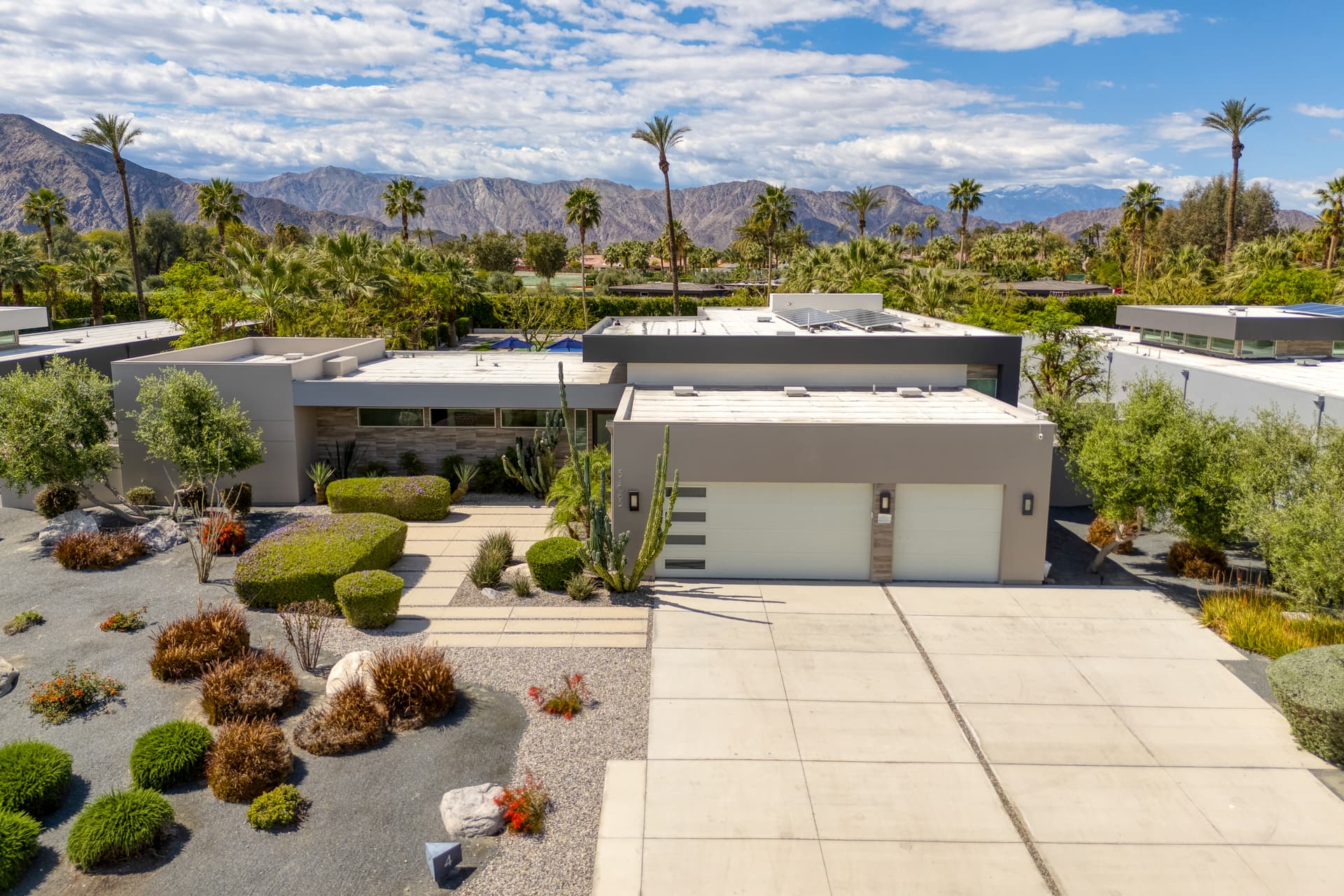 Blue Umbrella Place - Image 31