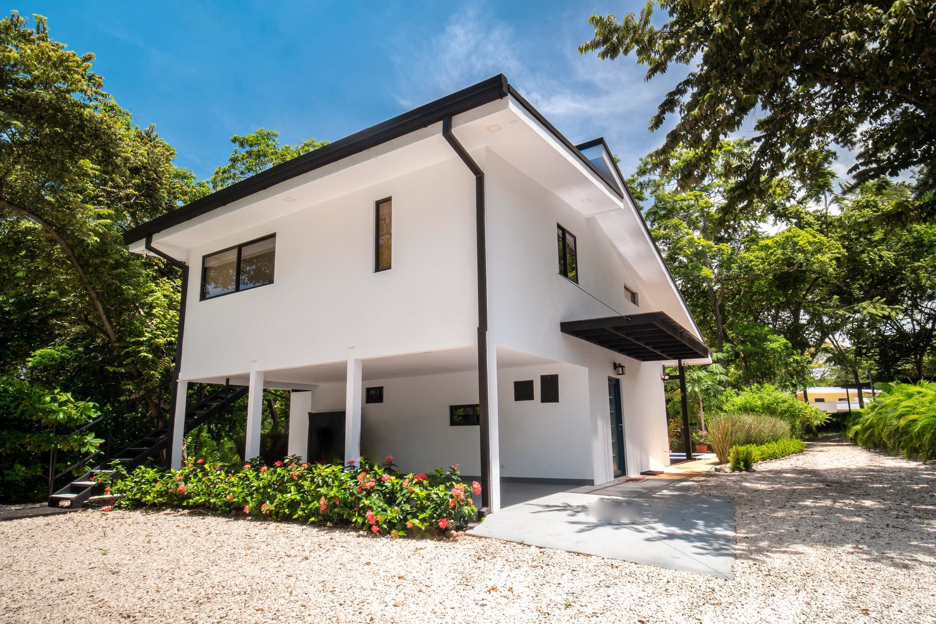 Studio Retreat Home - Image 12