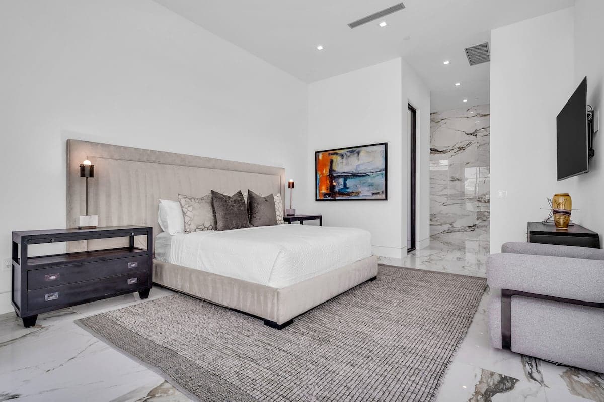 Bravo Villa #8 - Image 13