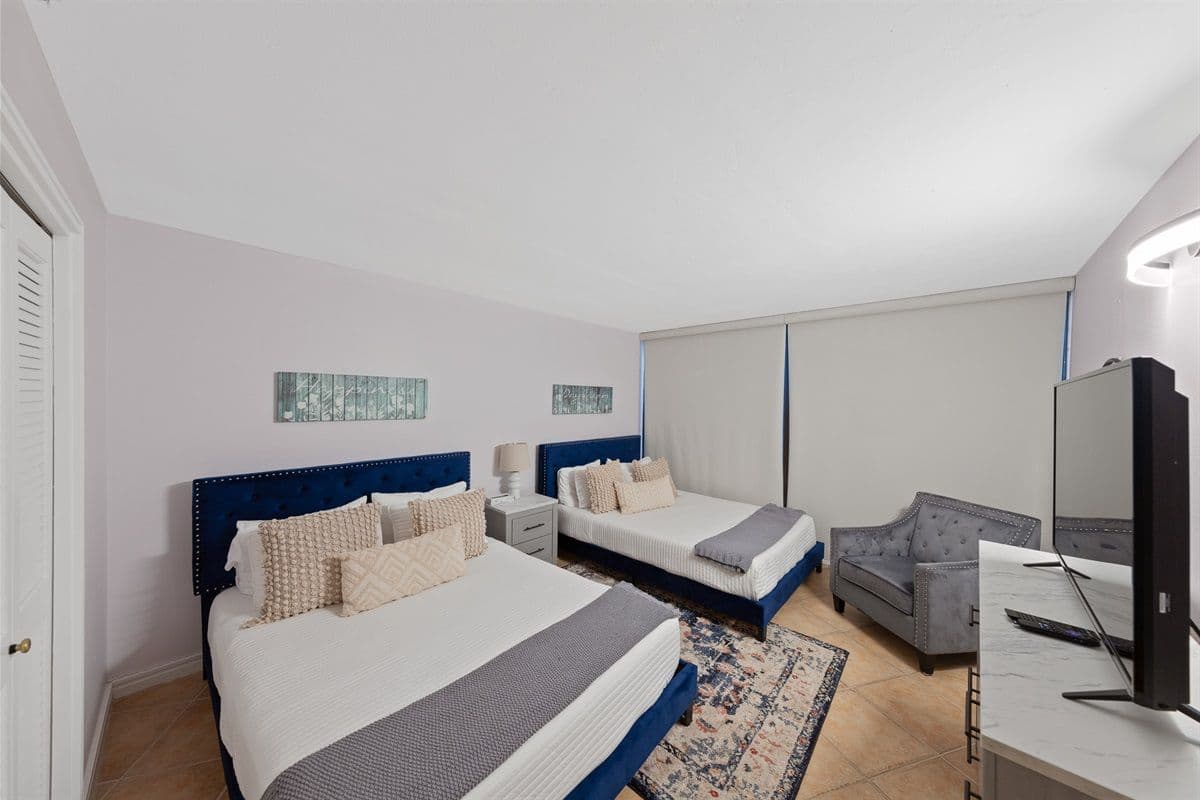 Bridgepoint Residence - Image 31