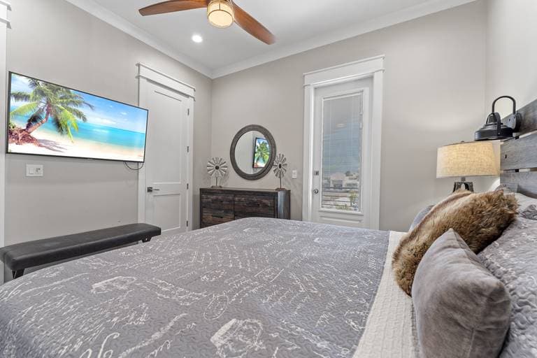 Aquaholic House - Image 29