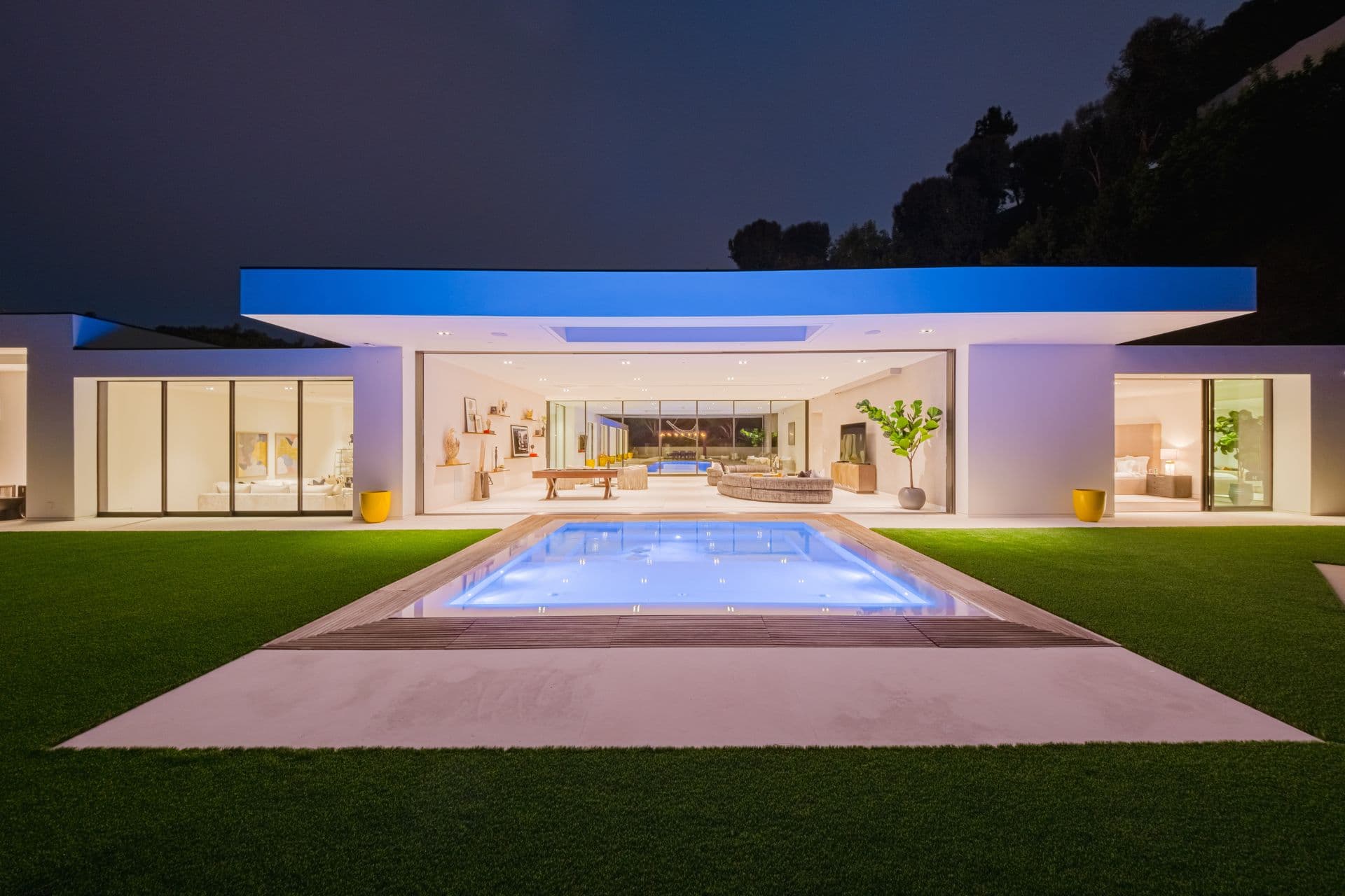 Museum Crest - Image 2