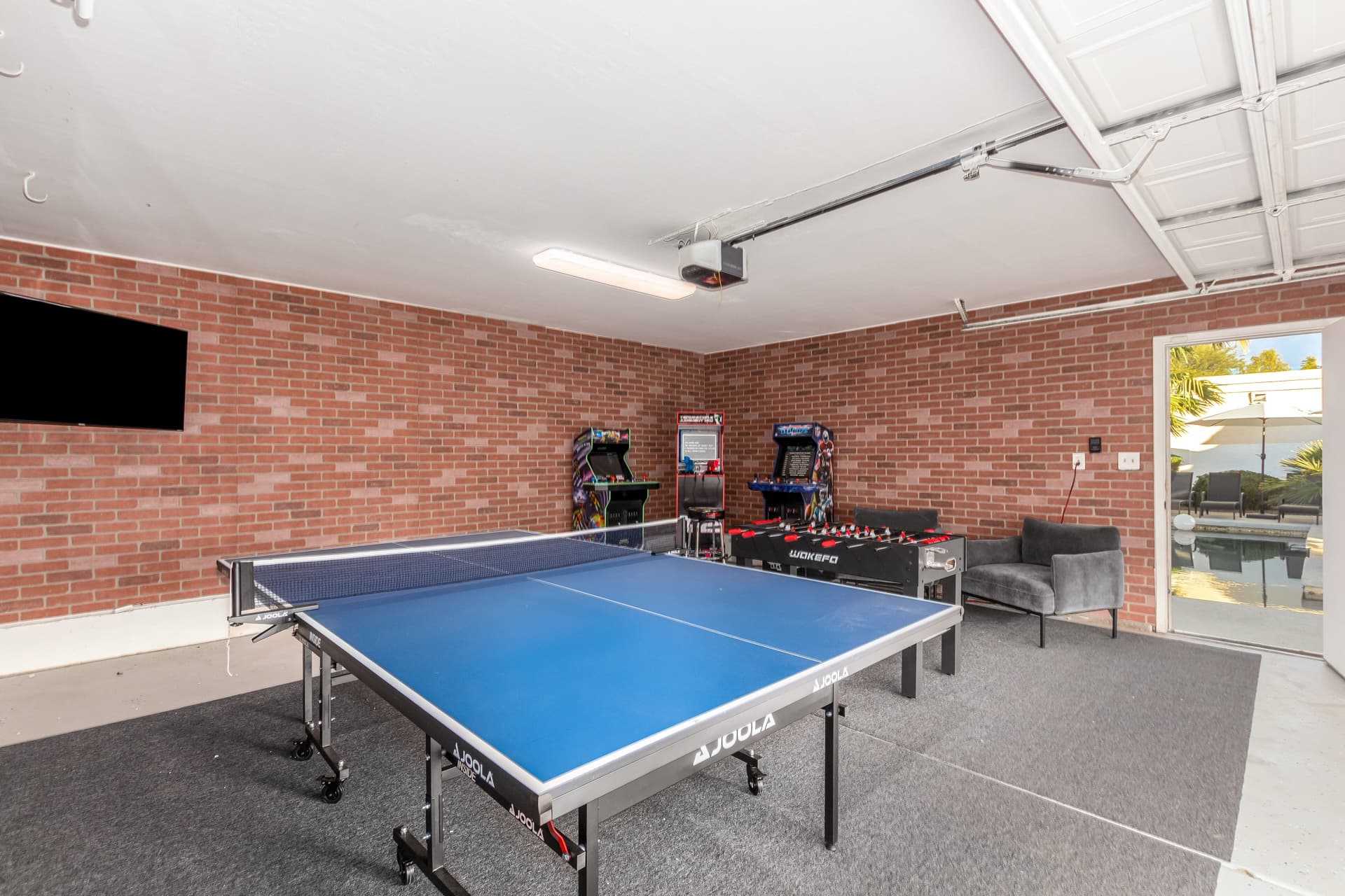 Modern Retreat - Image 30