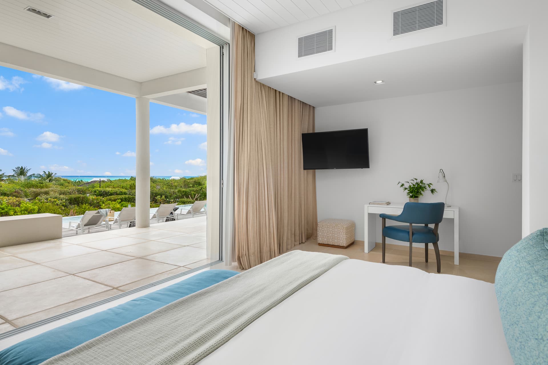 North Shore Four Bedroom Ocean View Villa - Image 9