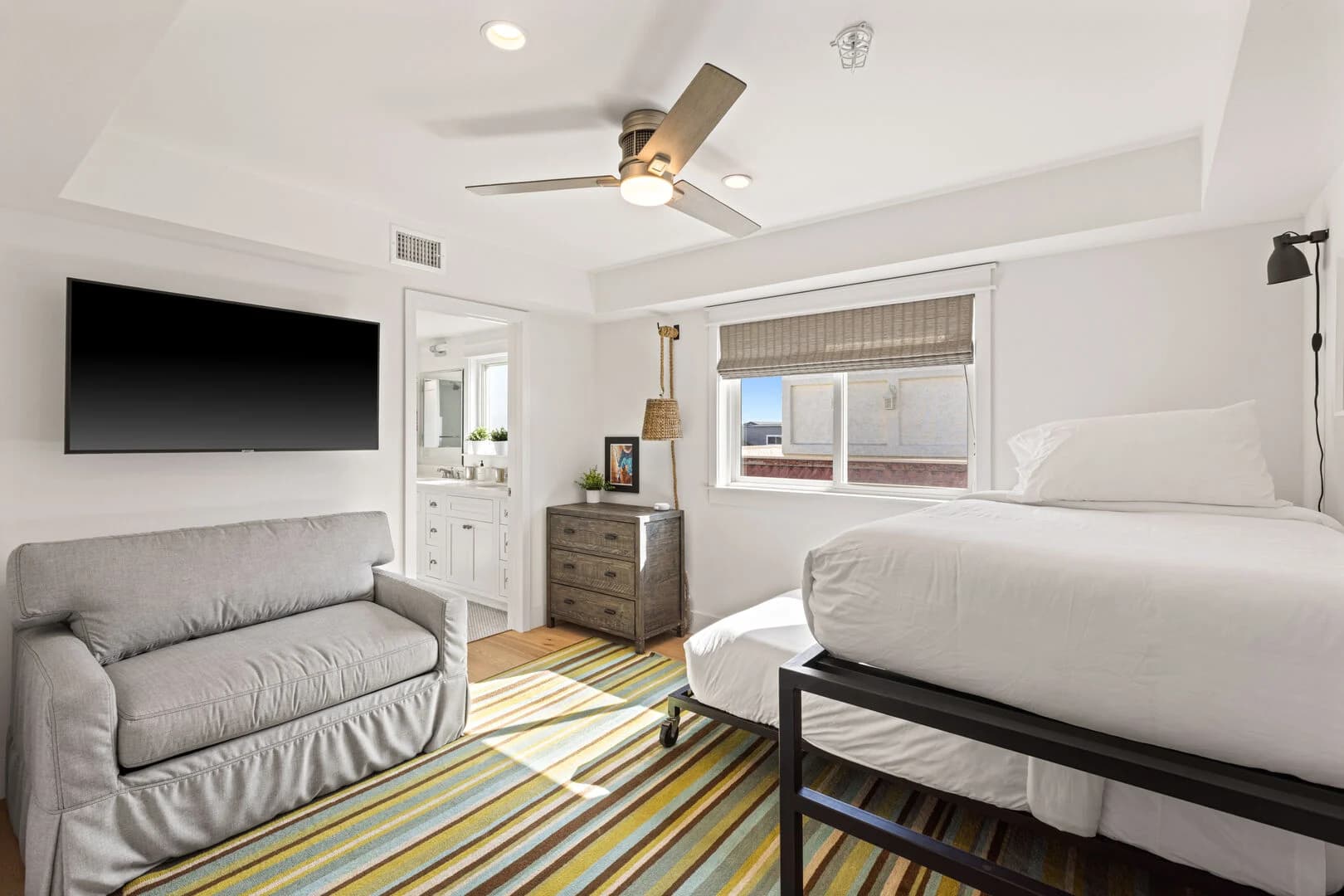 Oceanfront Retreat Three - Image 23