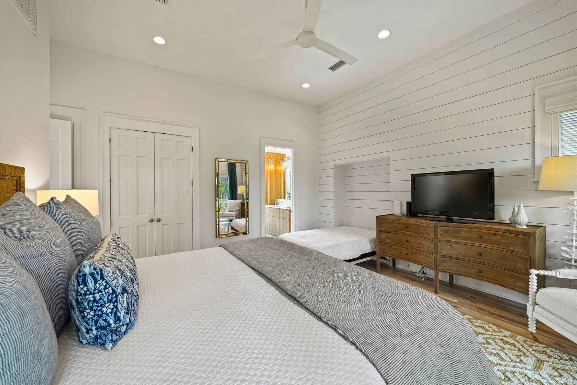 Splendor in the Sand - Image 23