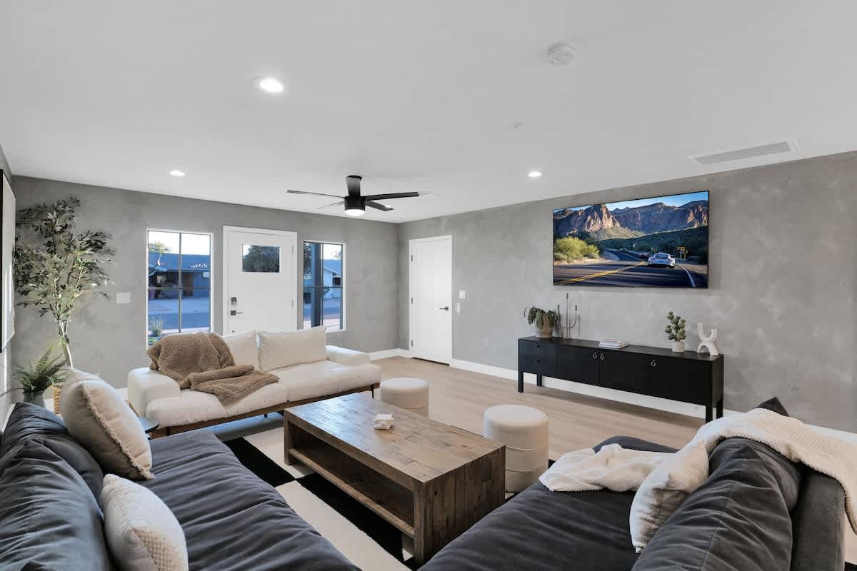 Old Town Scottsdale Retreat - Image 4