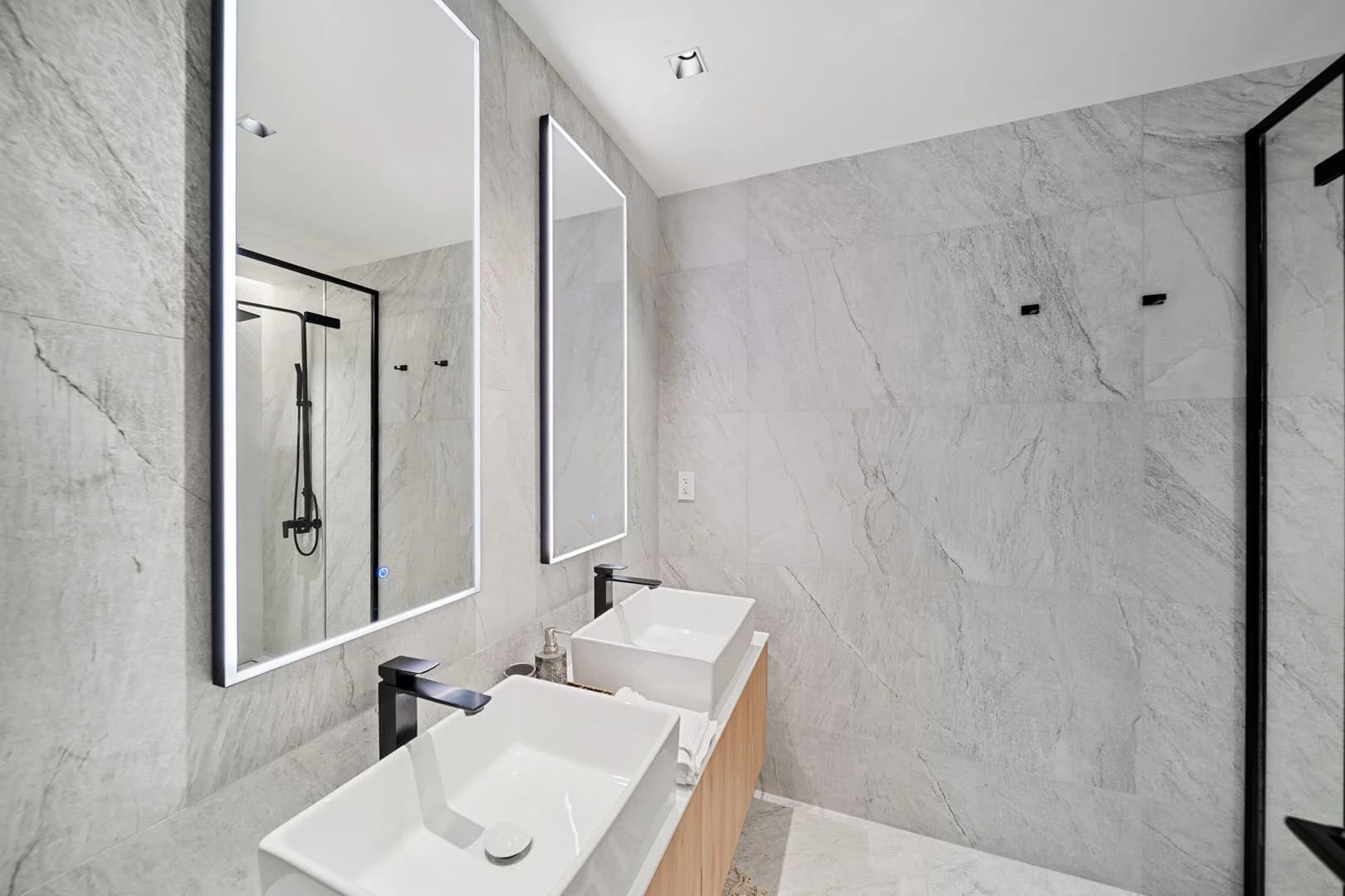 Allure #101 - Image 3