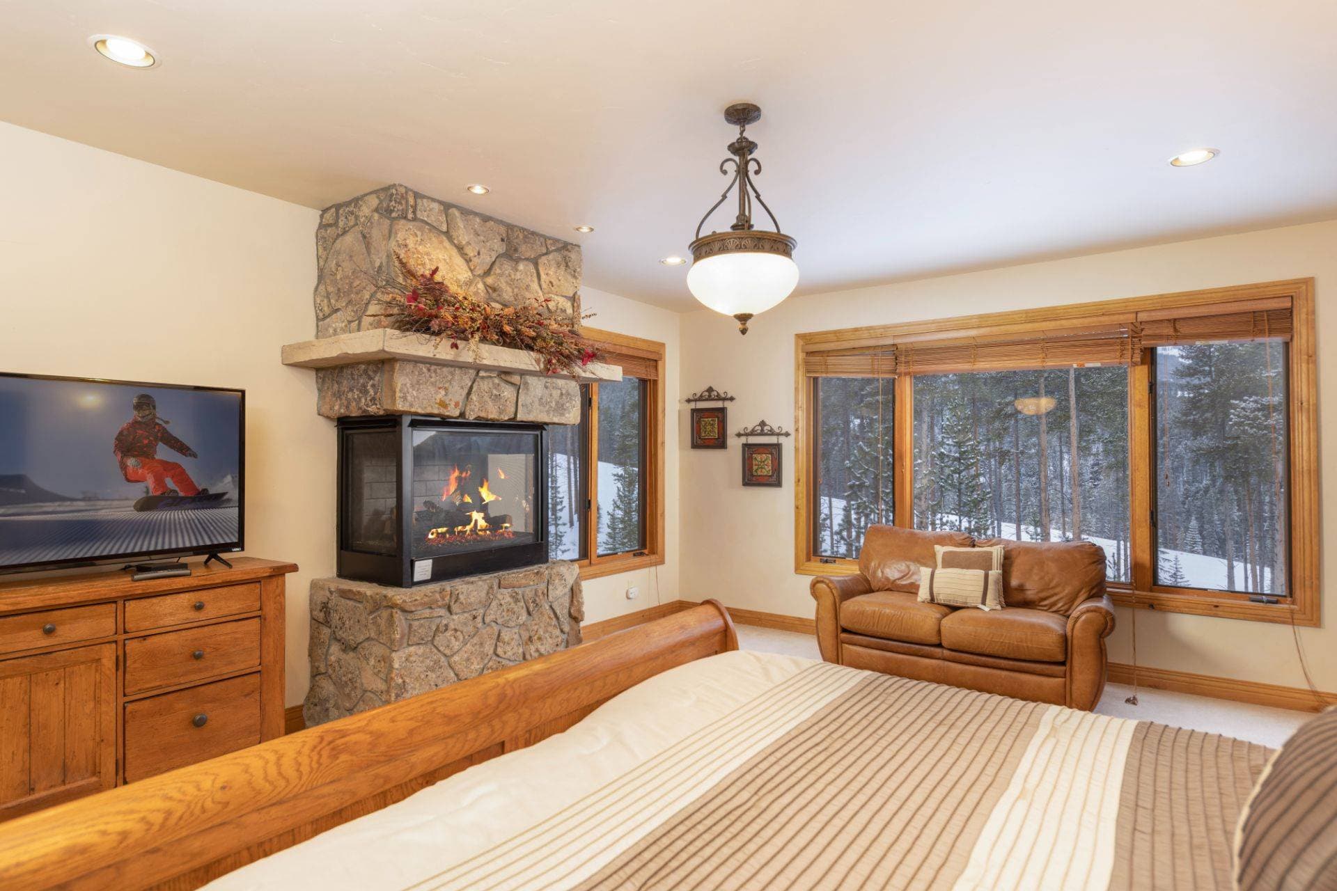 Fireside Villa - Image 18