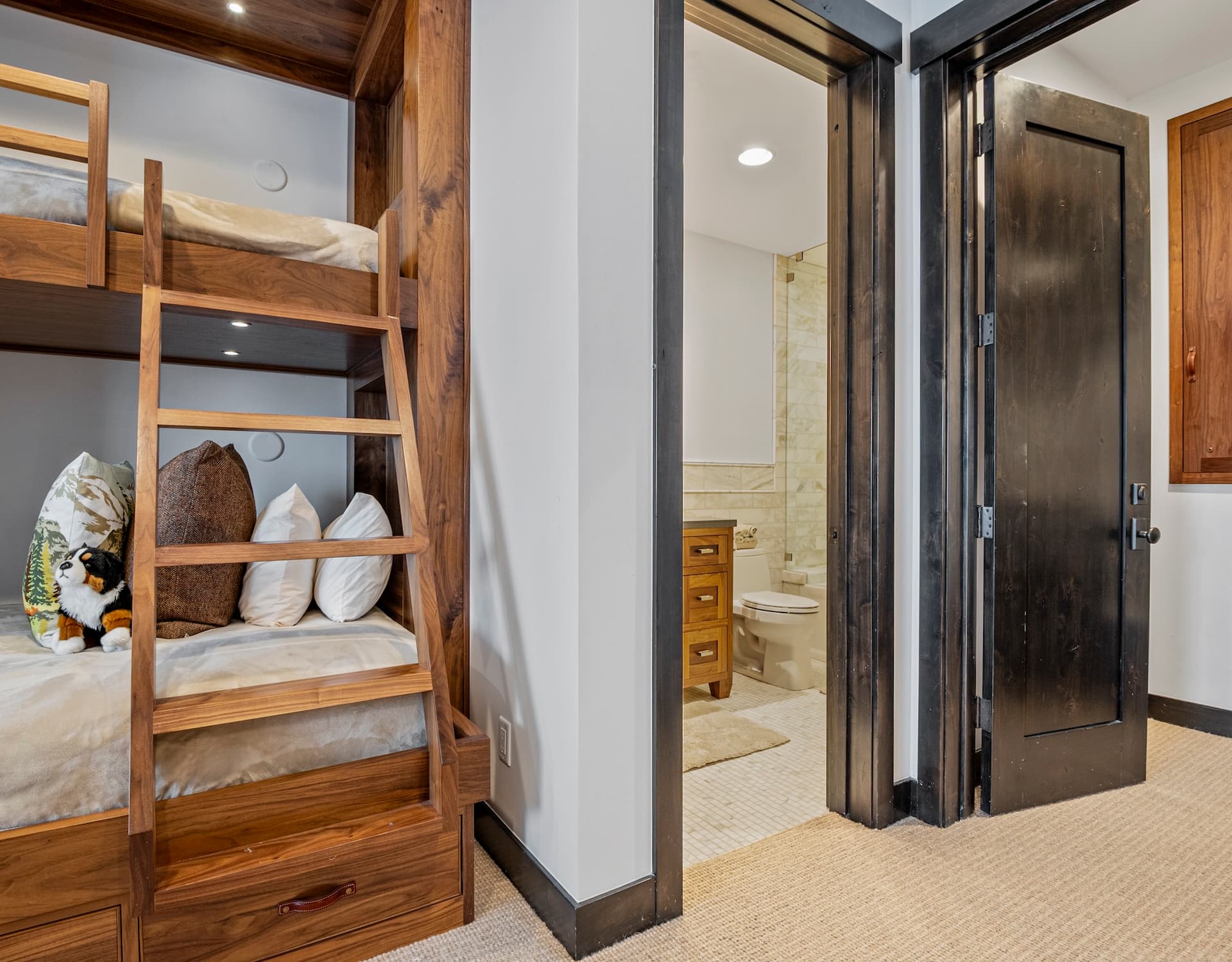 Silver Buck - Image 25