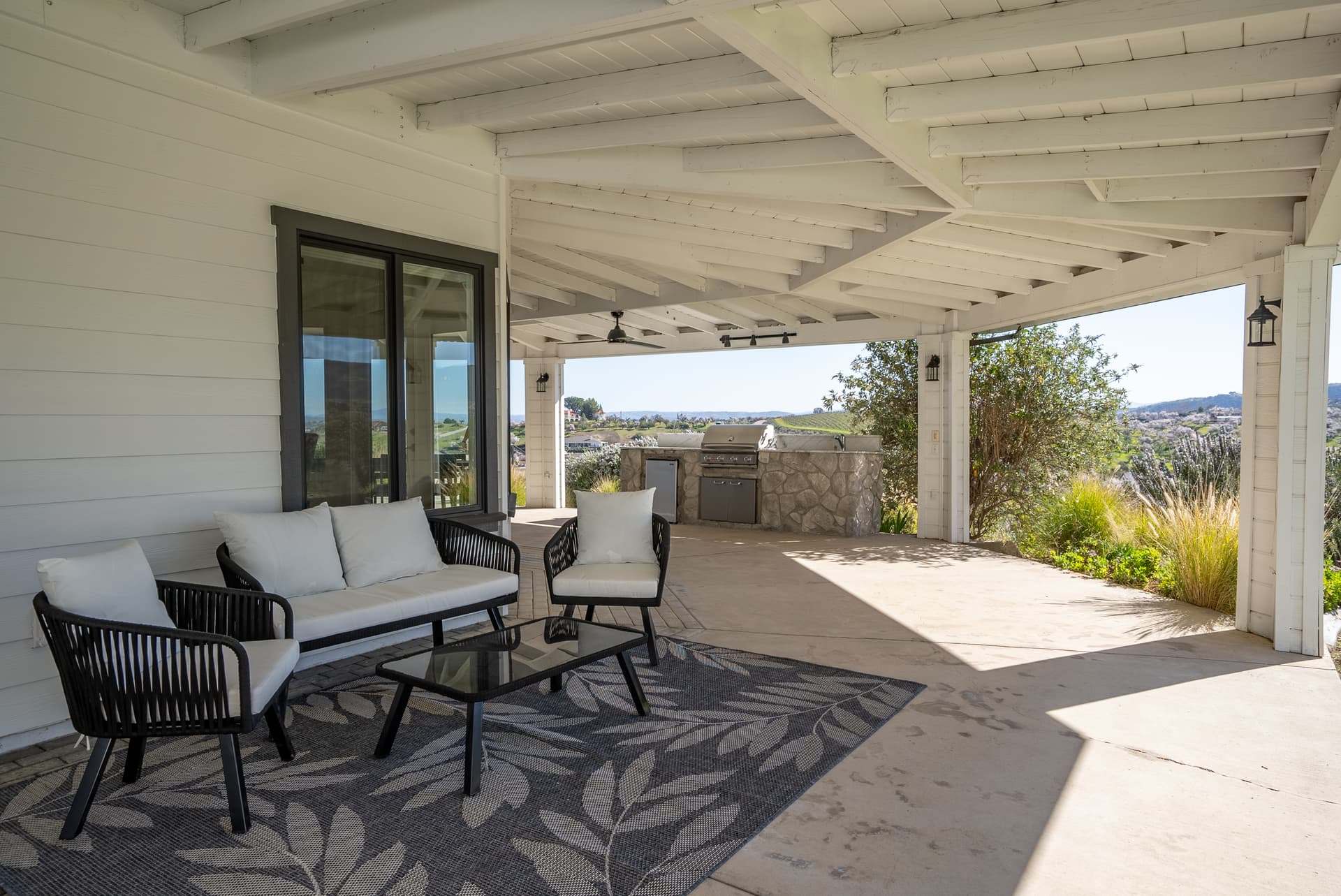 Mira Vista Manor - Image 38