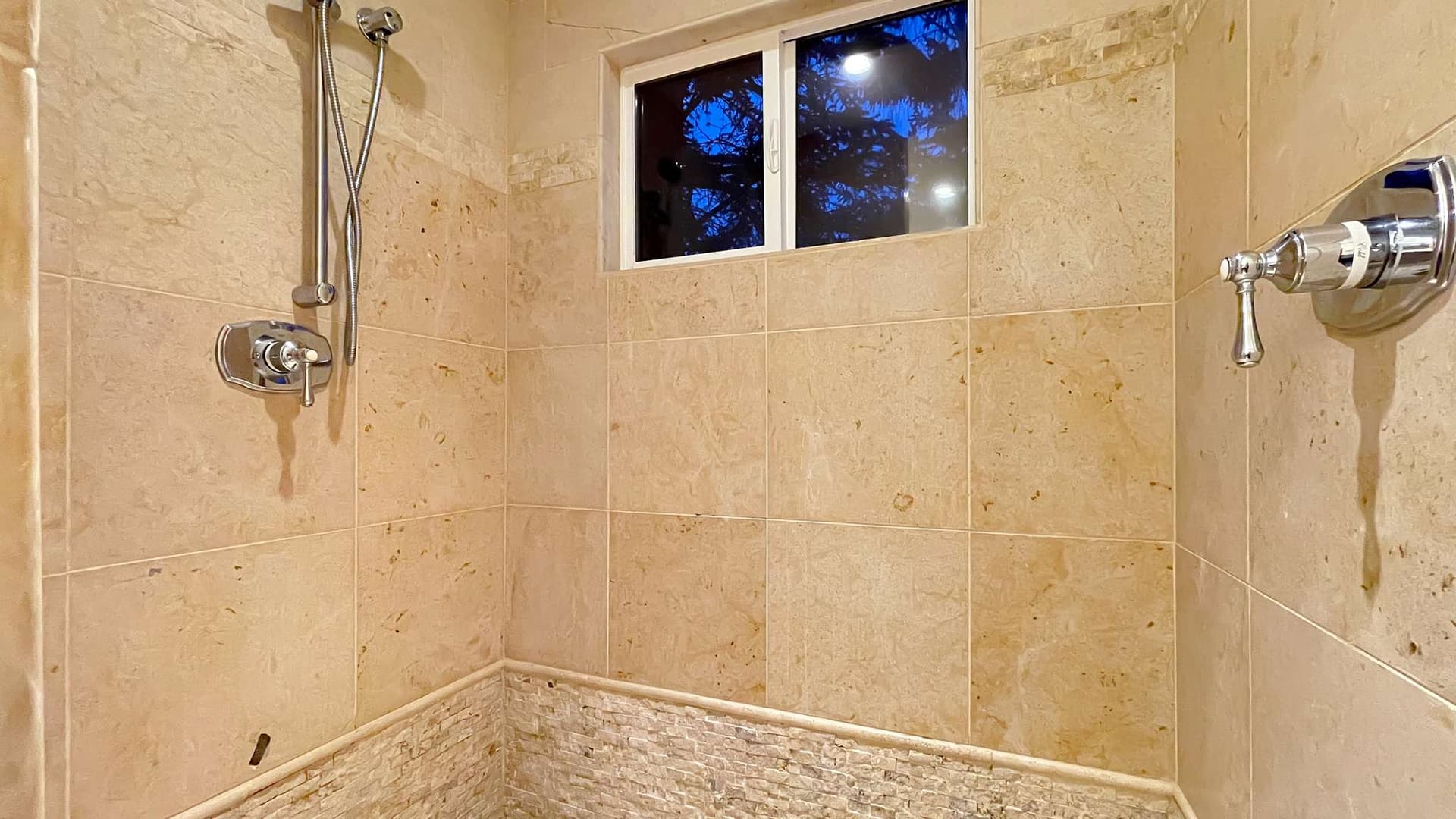 Whispering Waters Chalet - Image 38