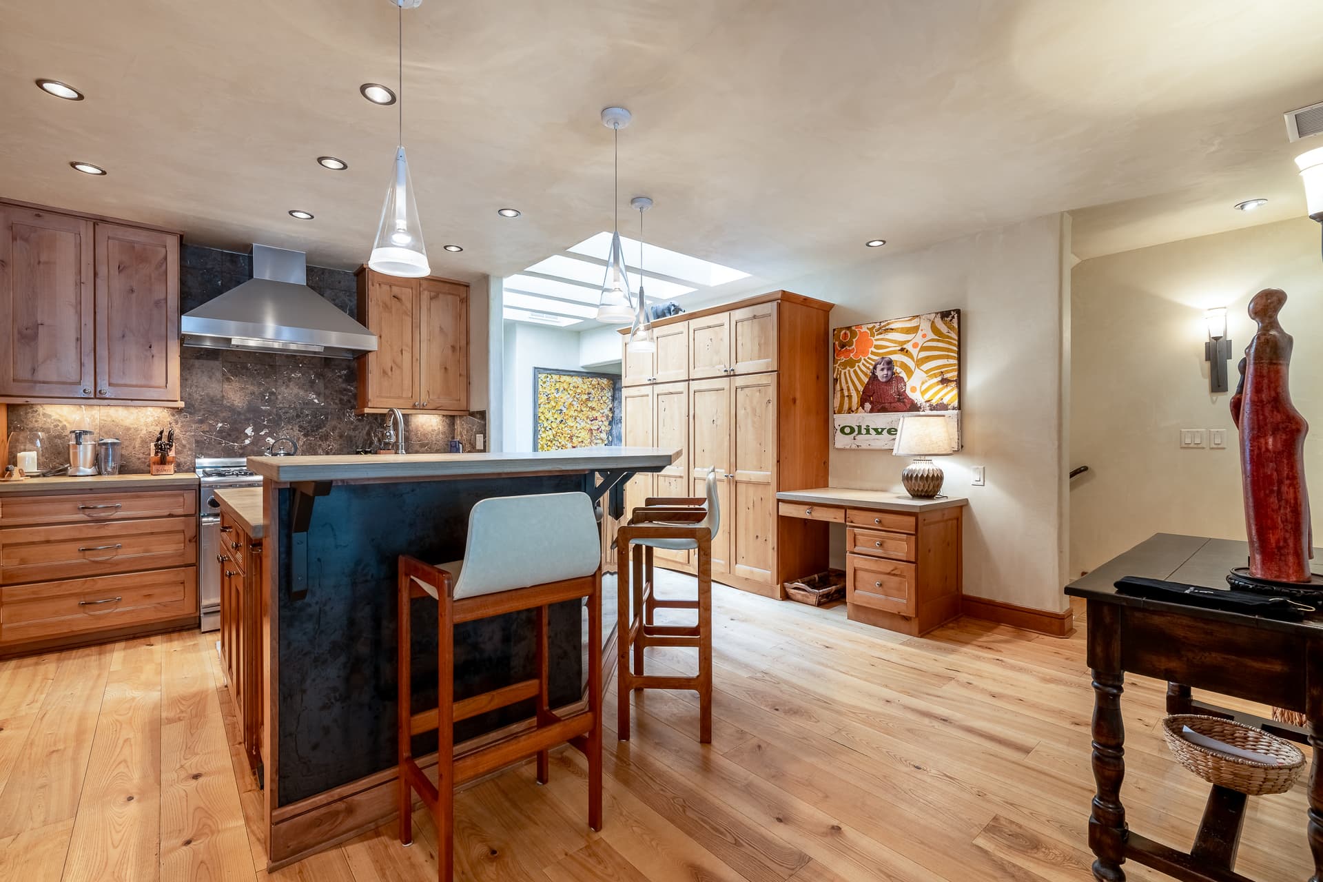 Main Stage Penthouse - Image 35