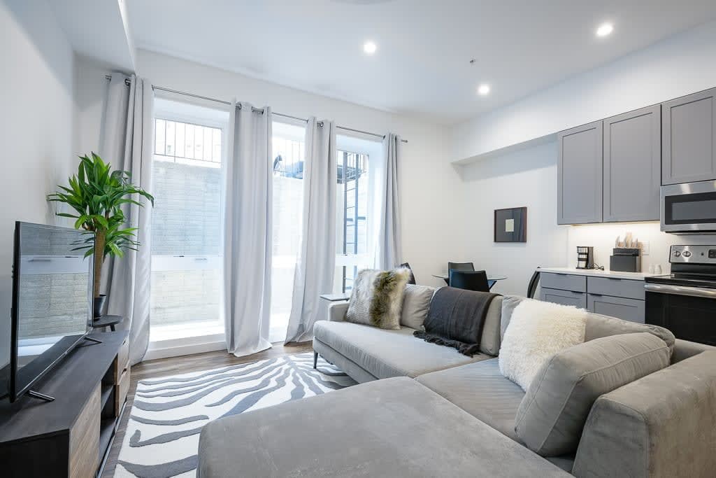 Vibrant Nook - Image 2