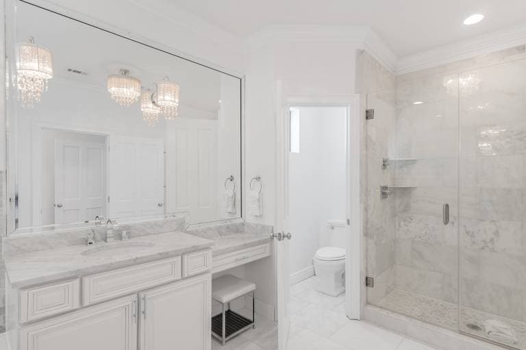 Villa Lago #1856 - Image 24