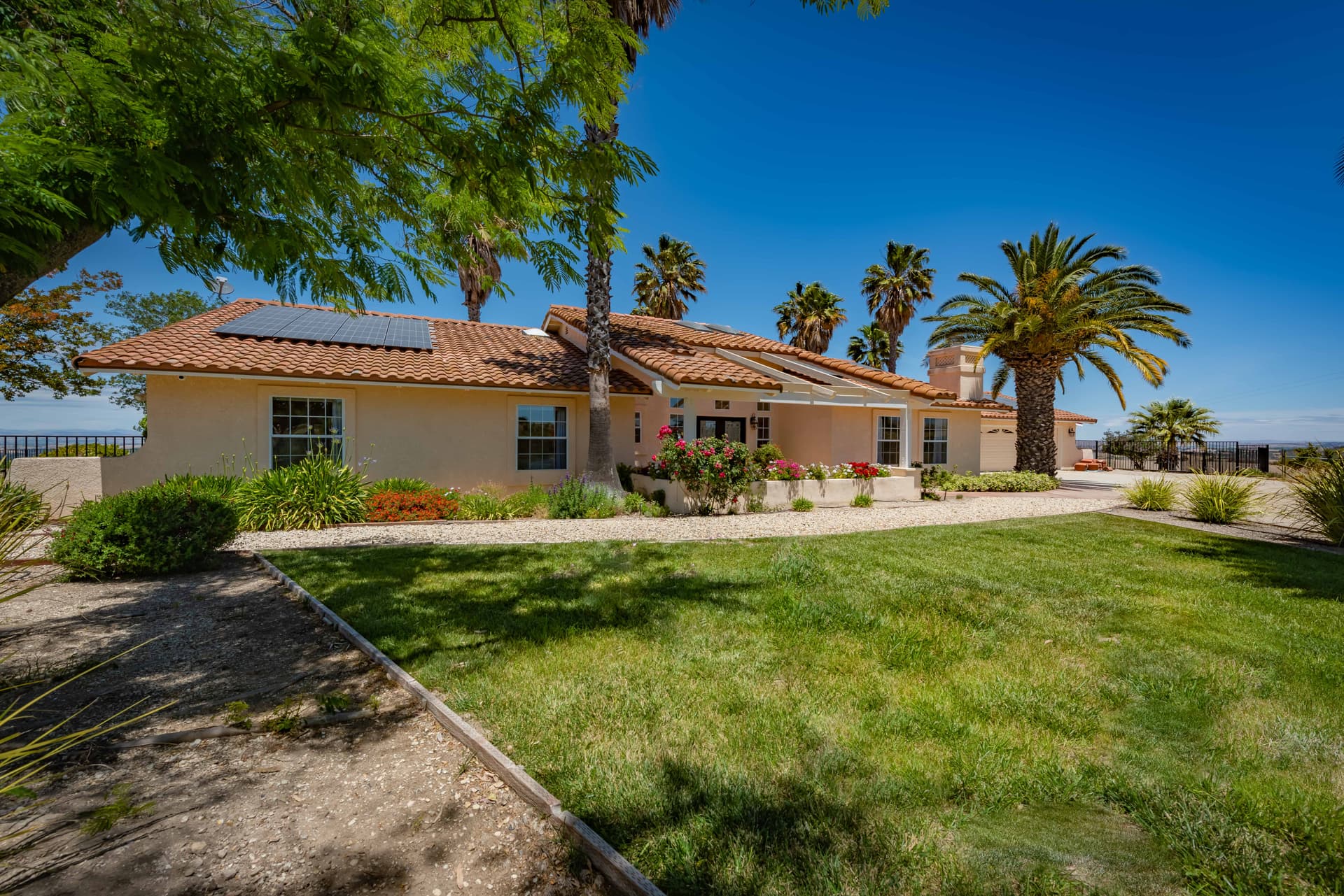 Hilltop Oasis Place - Image 38