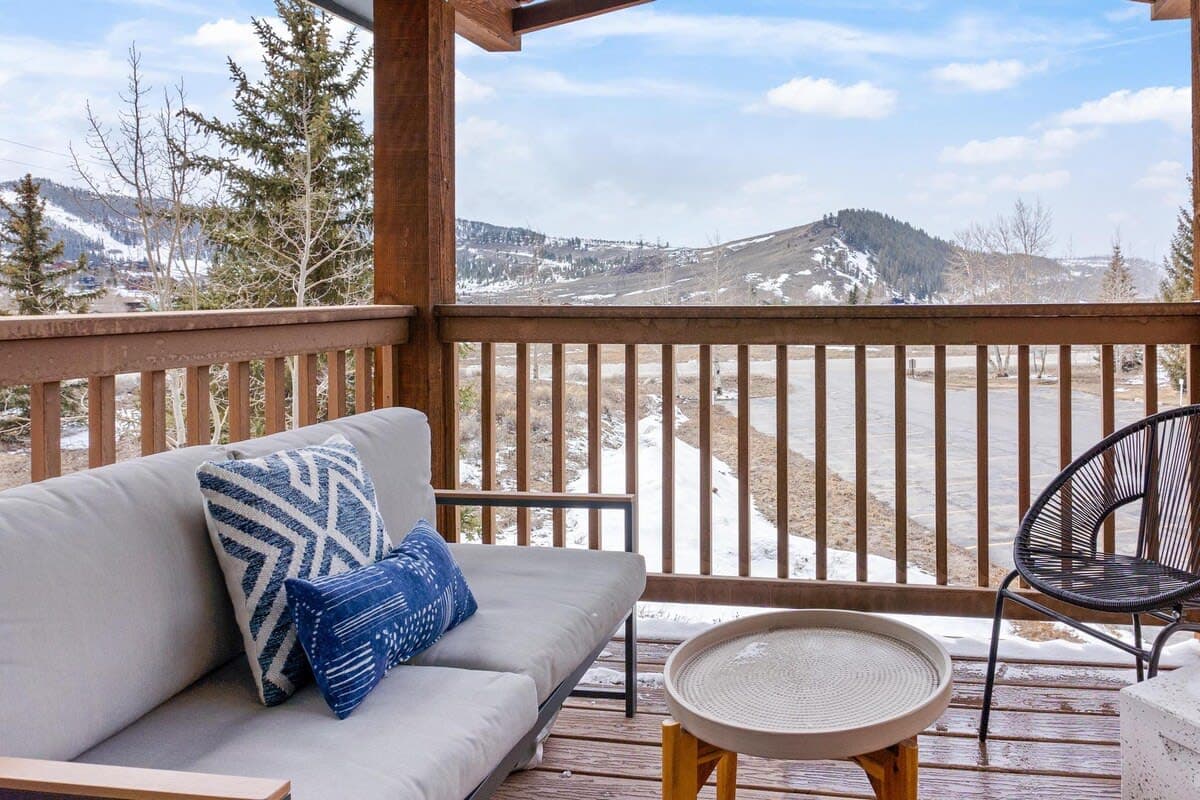 Nordic Mountain Haven - Image 2