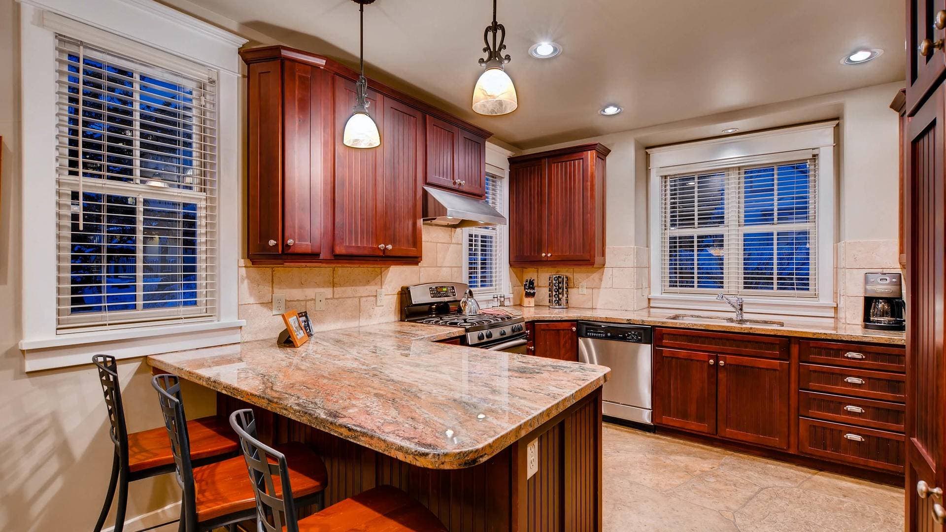 Victorian Home - Image 3