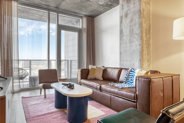 Emos Residence - Image 2