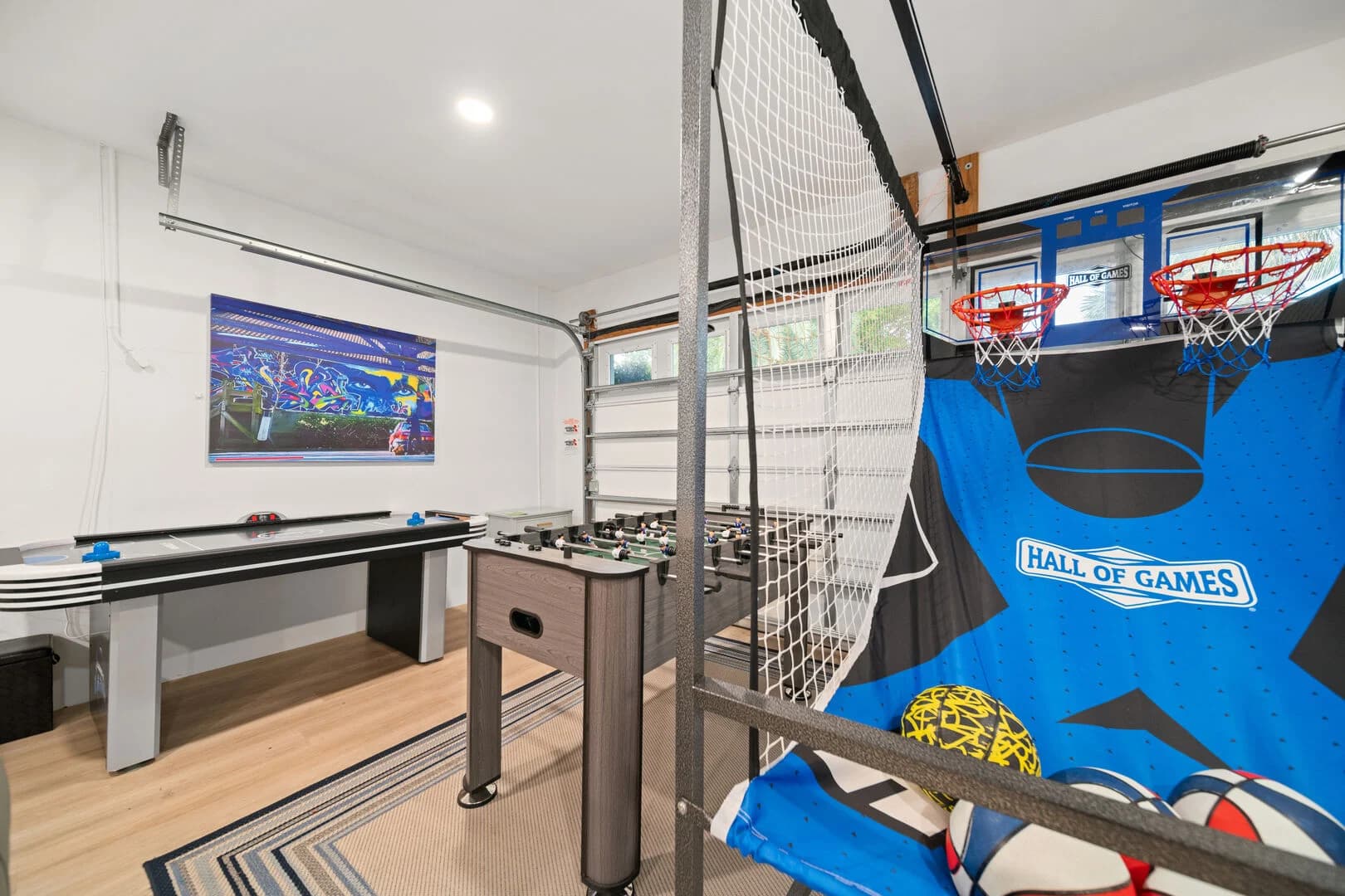 Palms and Playhouse - Image 27