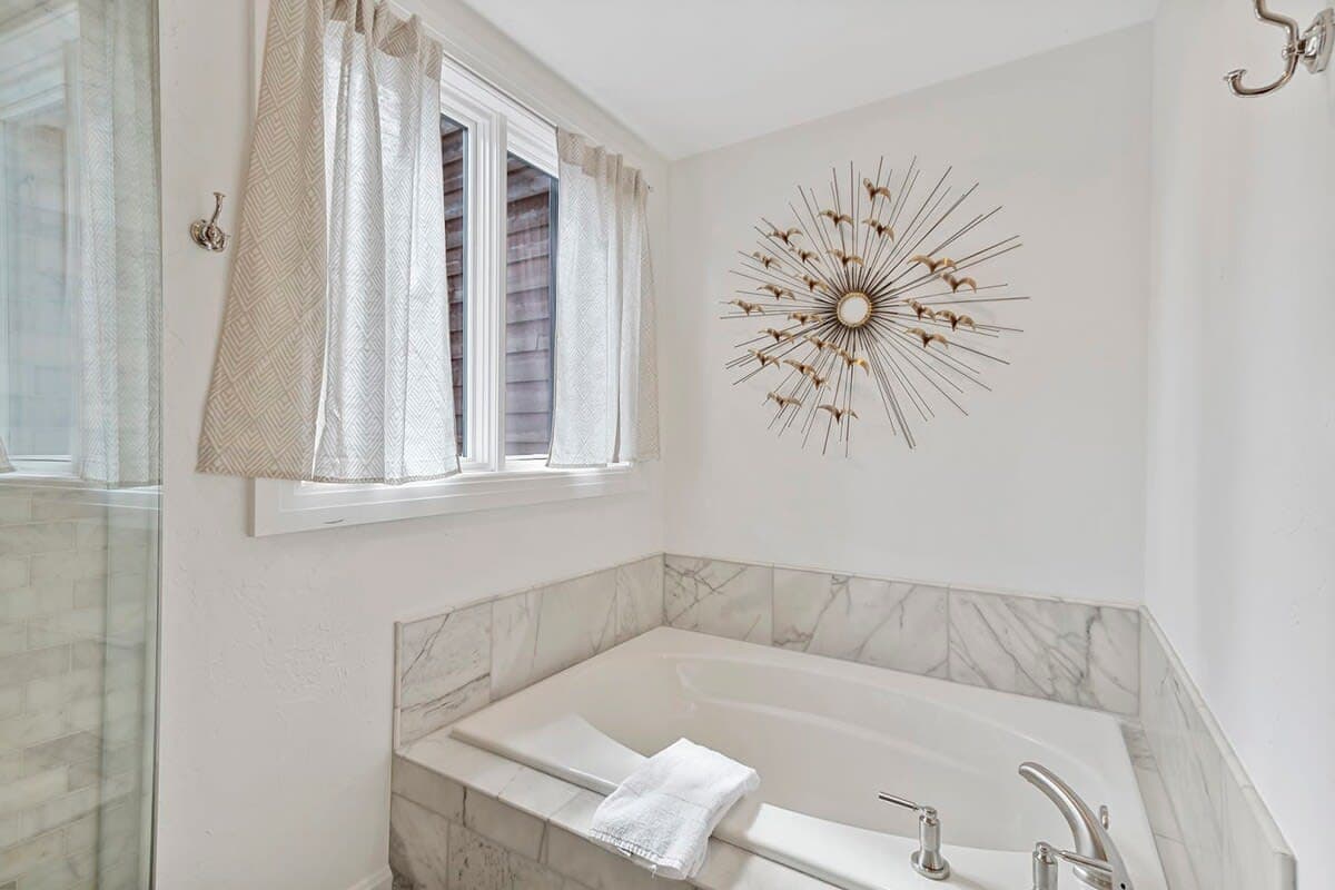 Peak Eight Mountain Escape - Image 14