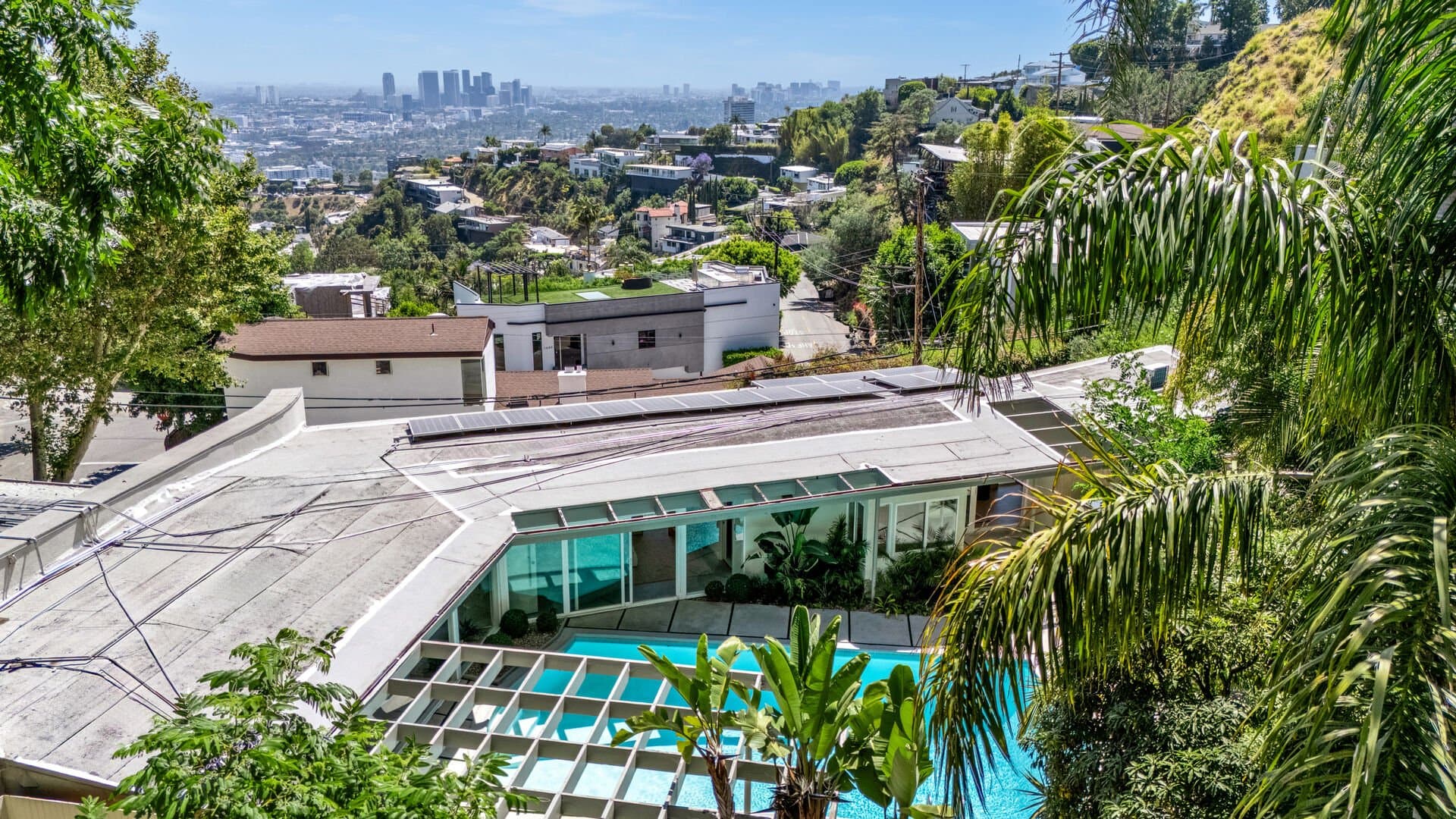 Sunset Plaza View - Image 35