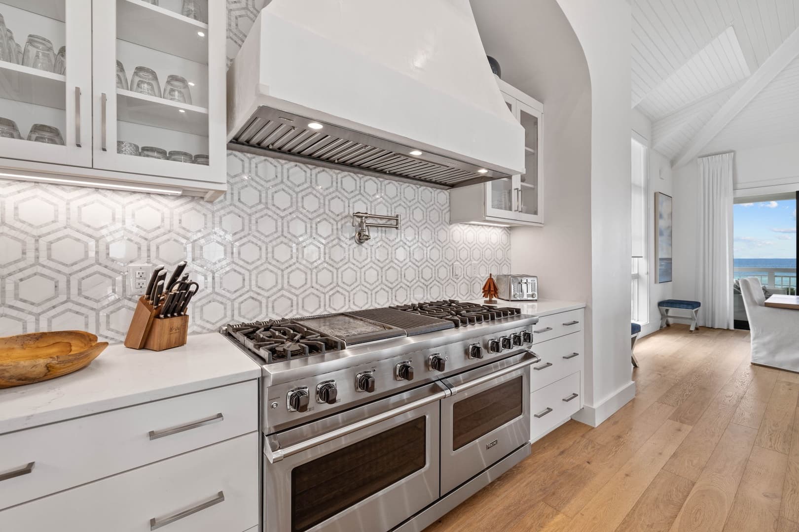 Eyes on Sunrise - Image 14