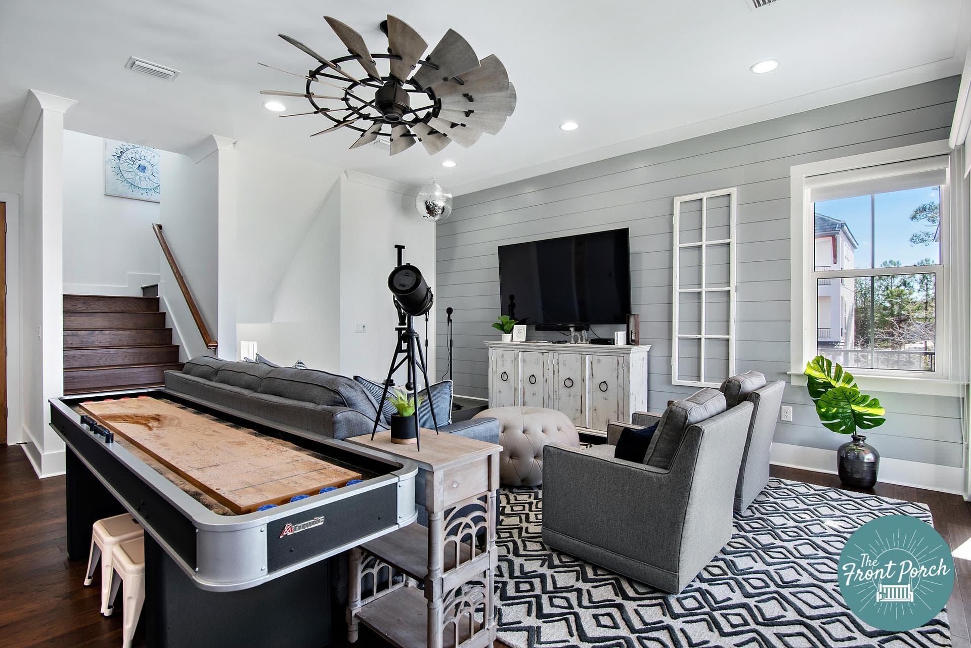 Front Porch Manor - Image 21