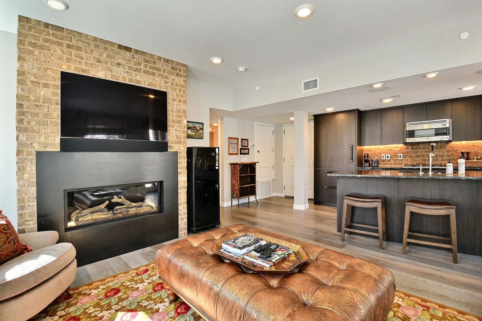 Rustic Star Home - Image 7