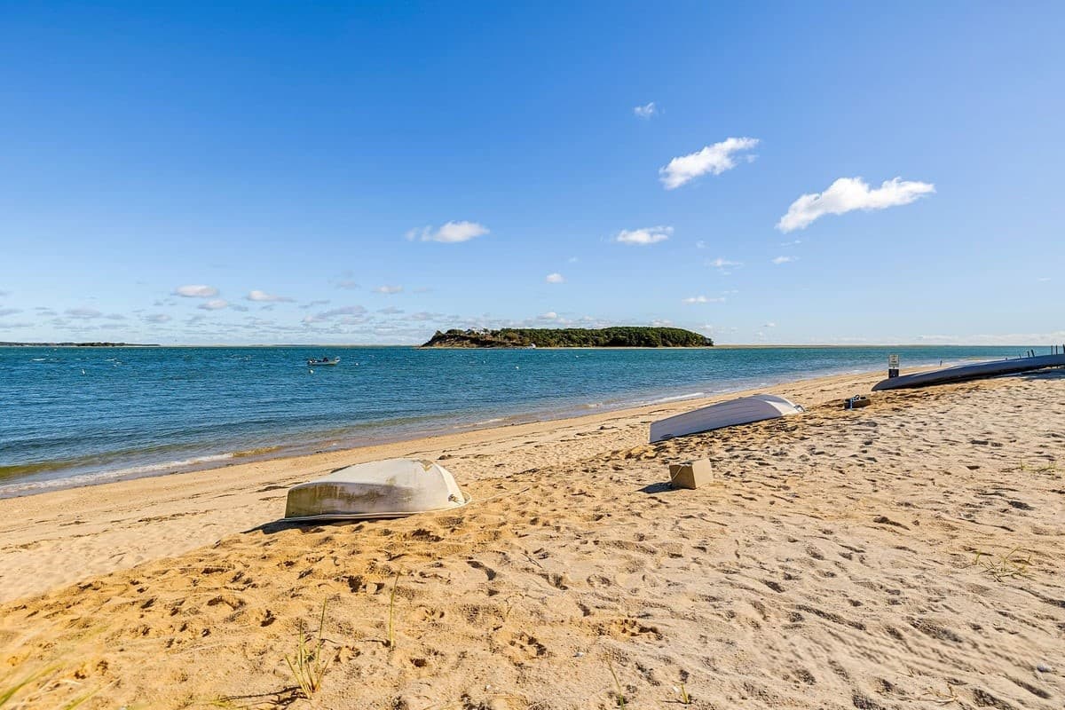 Strong Island Manse - Image 53