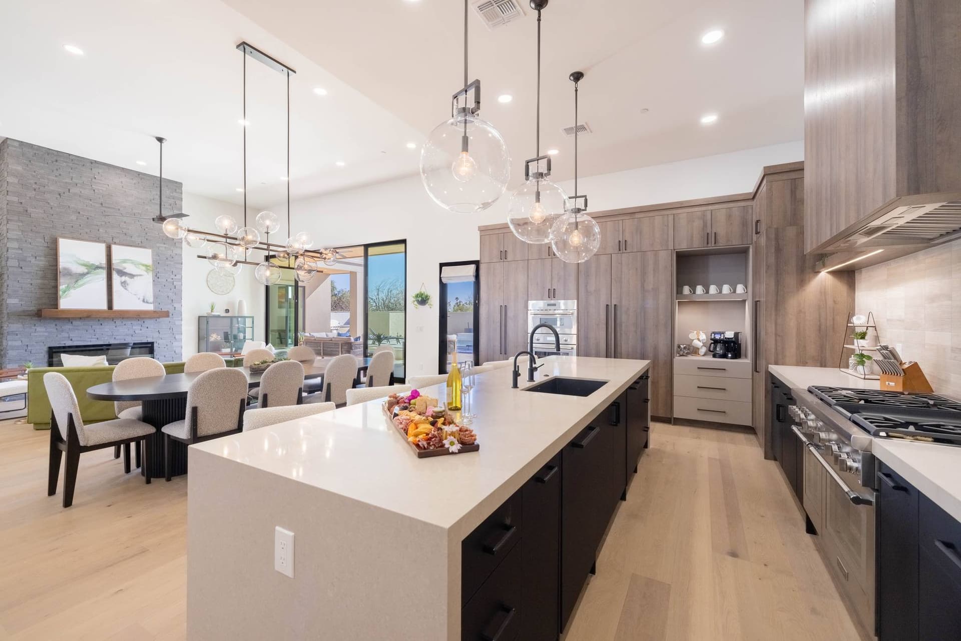 Estate on Harmony - Image 22